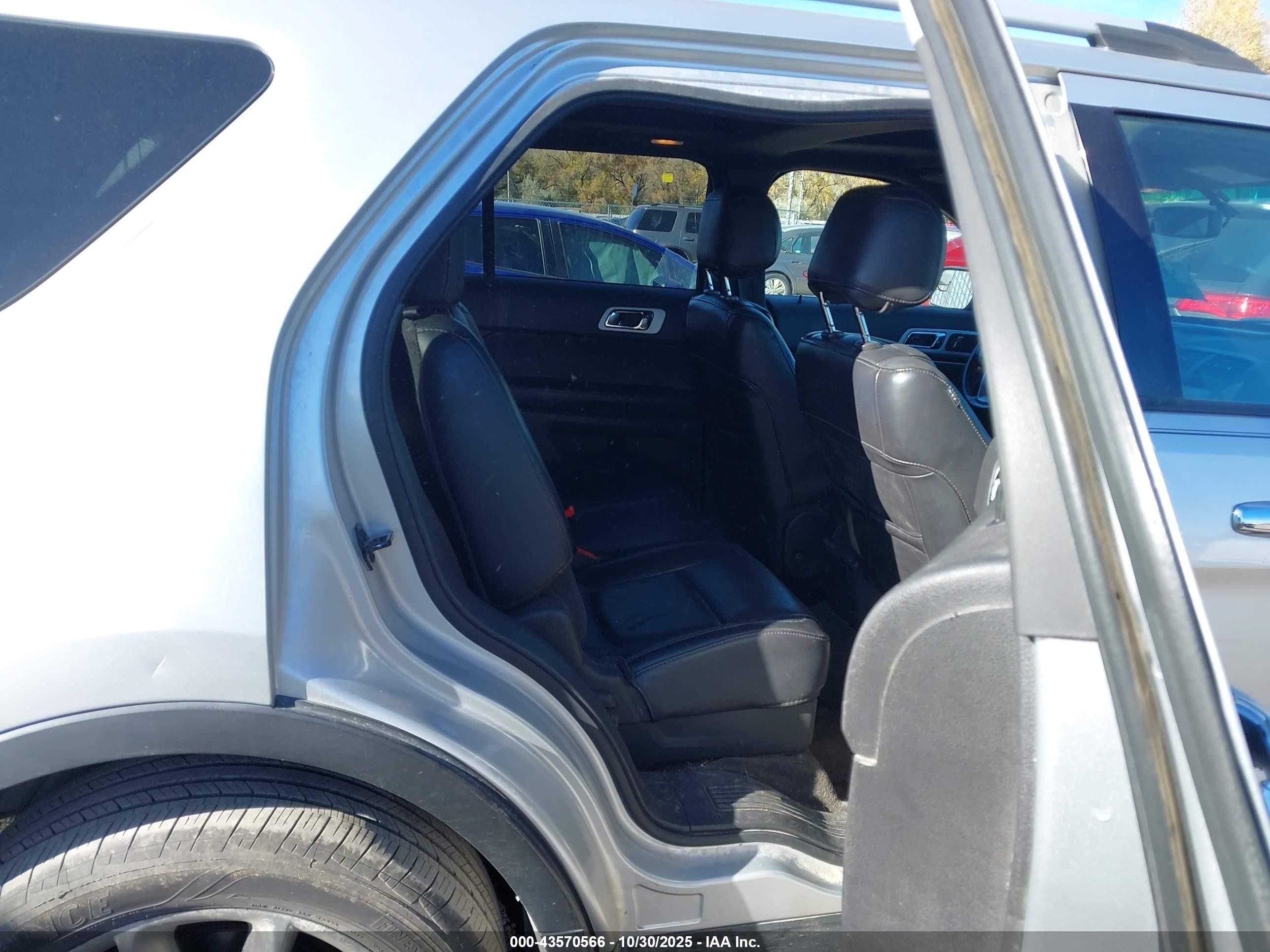2013 Ford Explorer Xlt Silver vin: 1FM5K8D80DGA37122