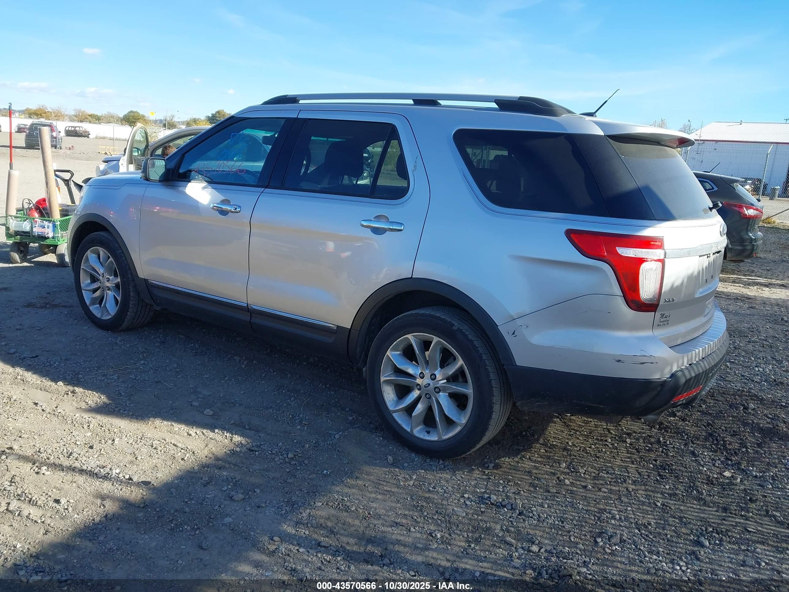 2013 Ford Explorer Xlt Silver vin: 1FM5K8D80DGA37122