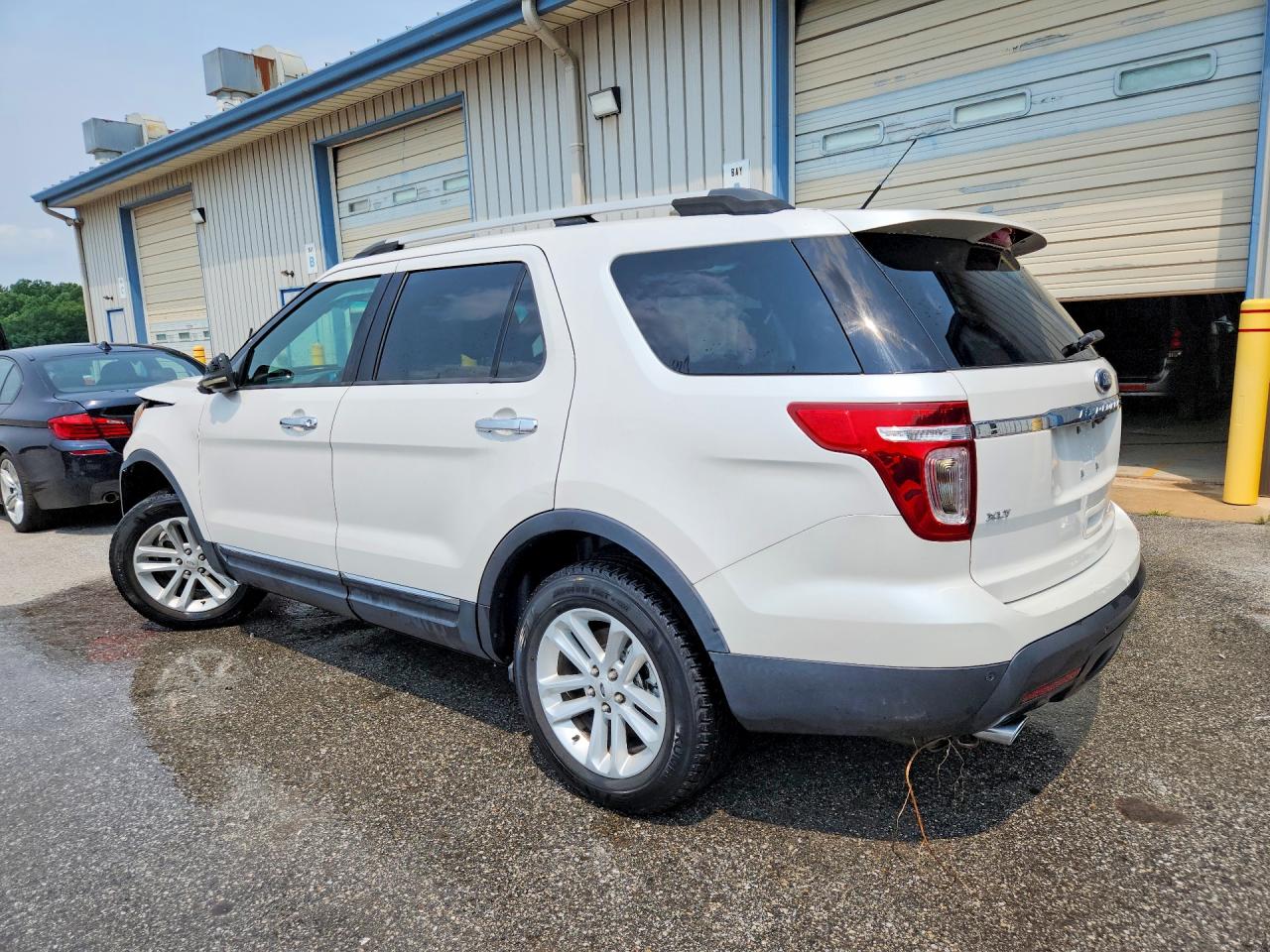 2013 Ford Explorer Xlt White vin: 1FM5K8D80DGA77829