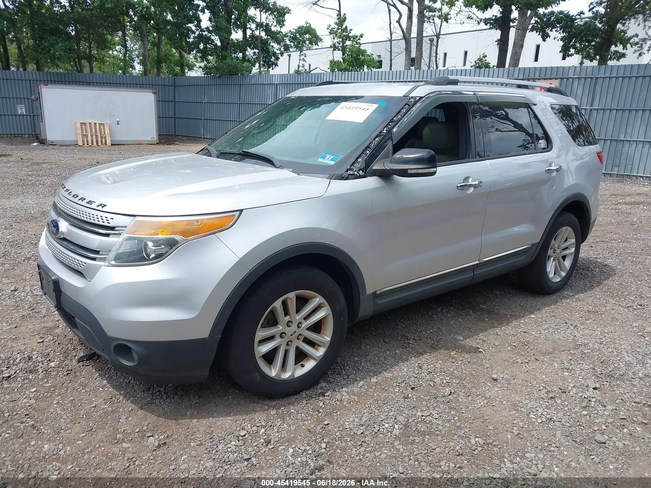 2013 Ford Explorer Xlt Silver vin: 1FM5K8D80DGC04692