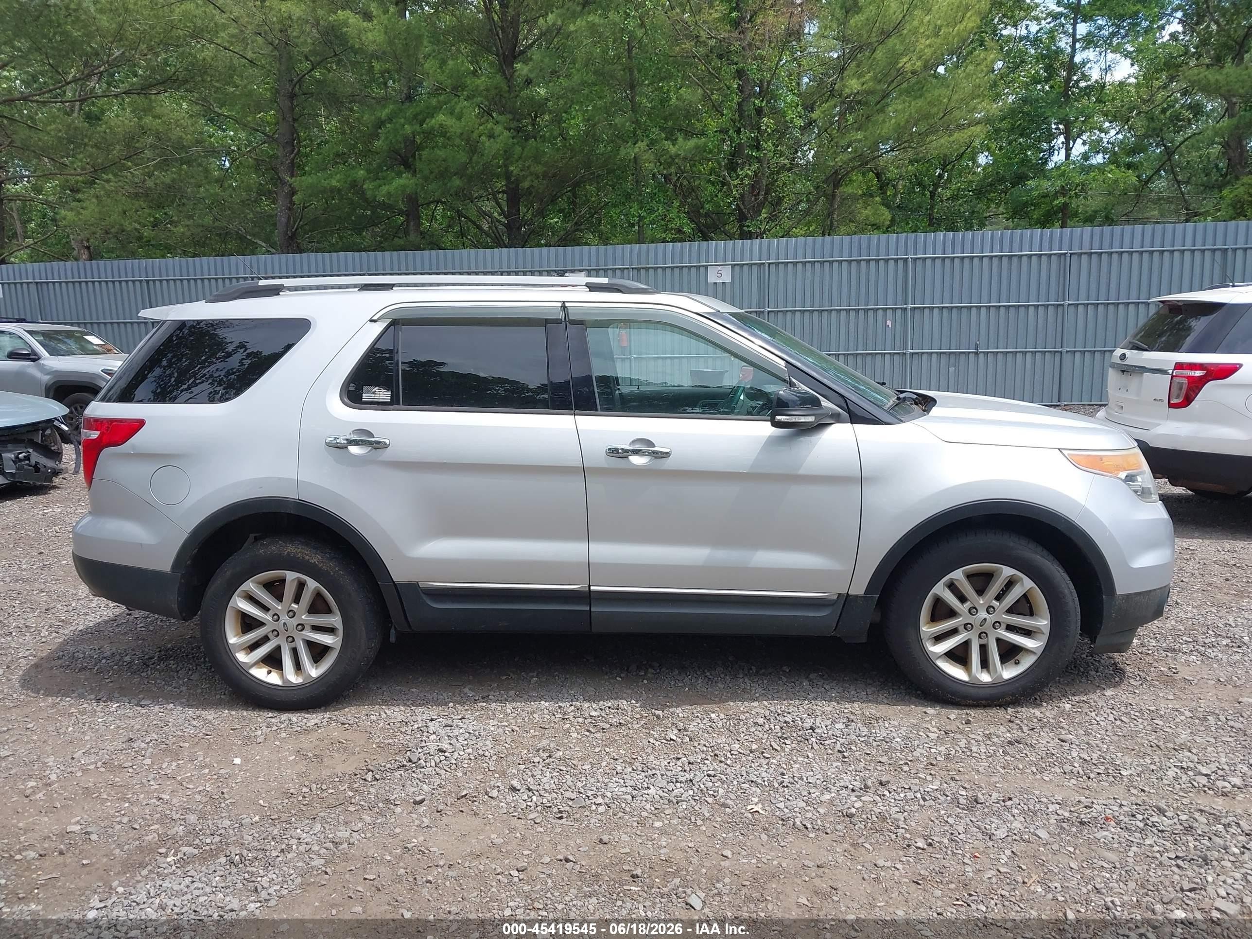 2013 Ford Explorer Xlt Silver vin: 1FM5K8D80DGC04692