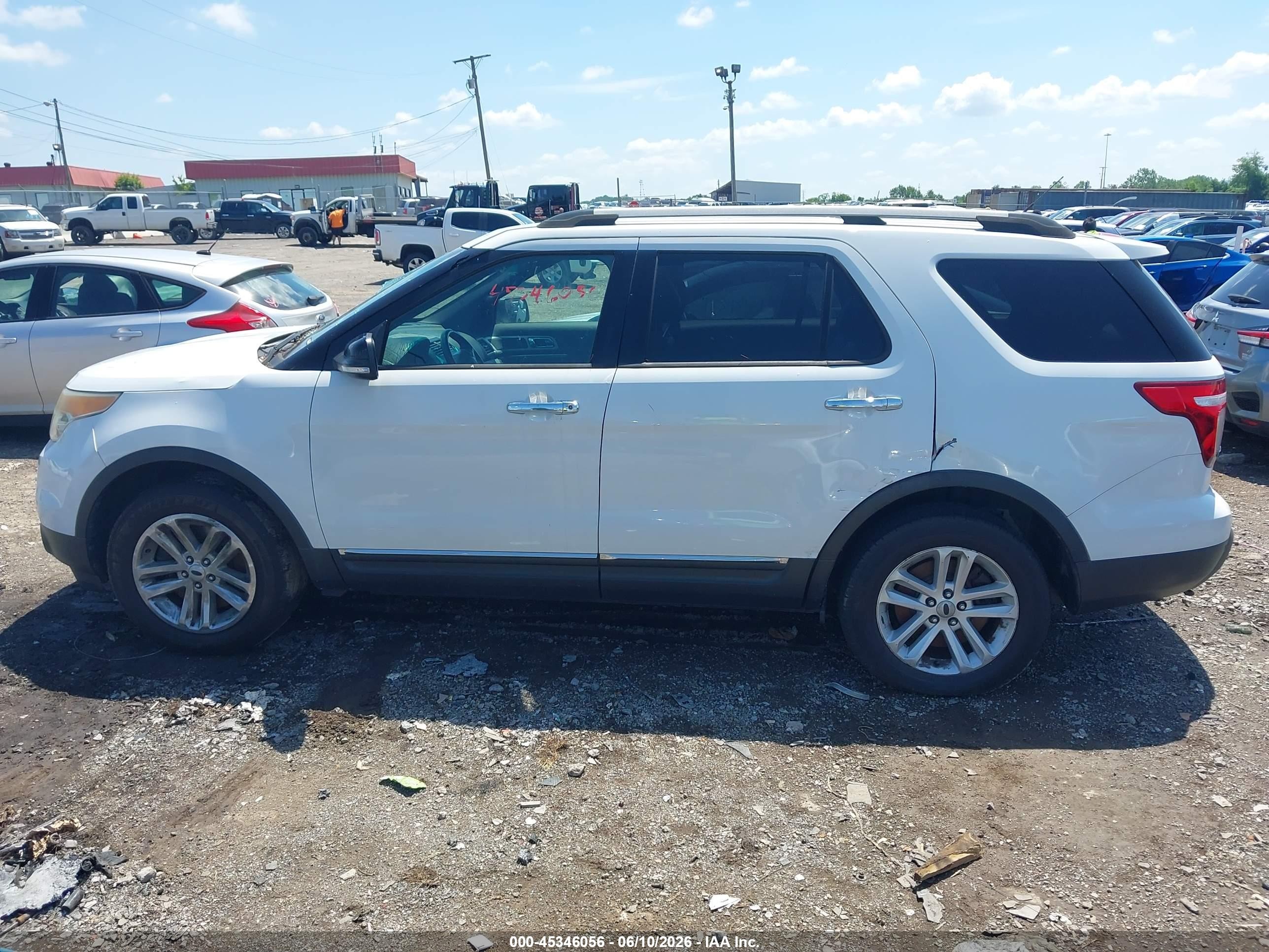 2013 Ford Explorer Xlt White vin: 1FM5K8D80DGC71647