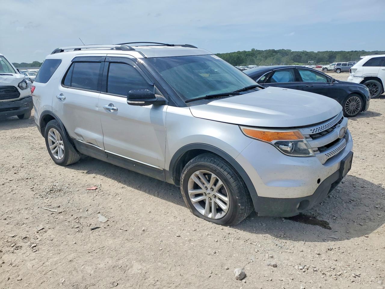 2014 Ford Explorer Xlt Silver vin: 1FM5K8D80EGC56163