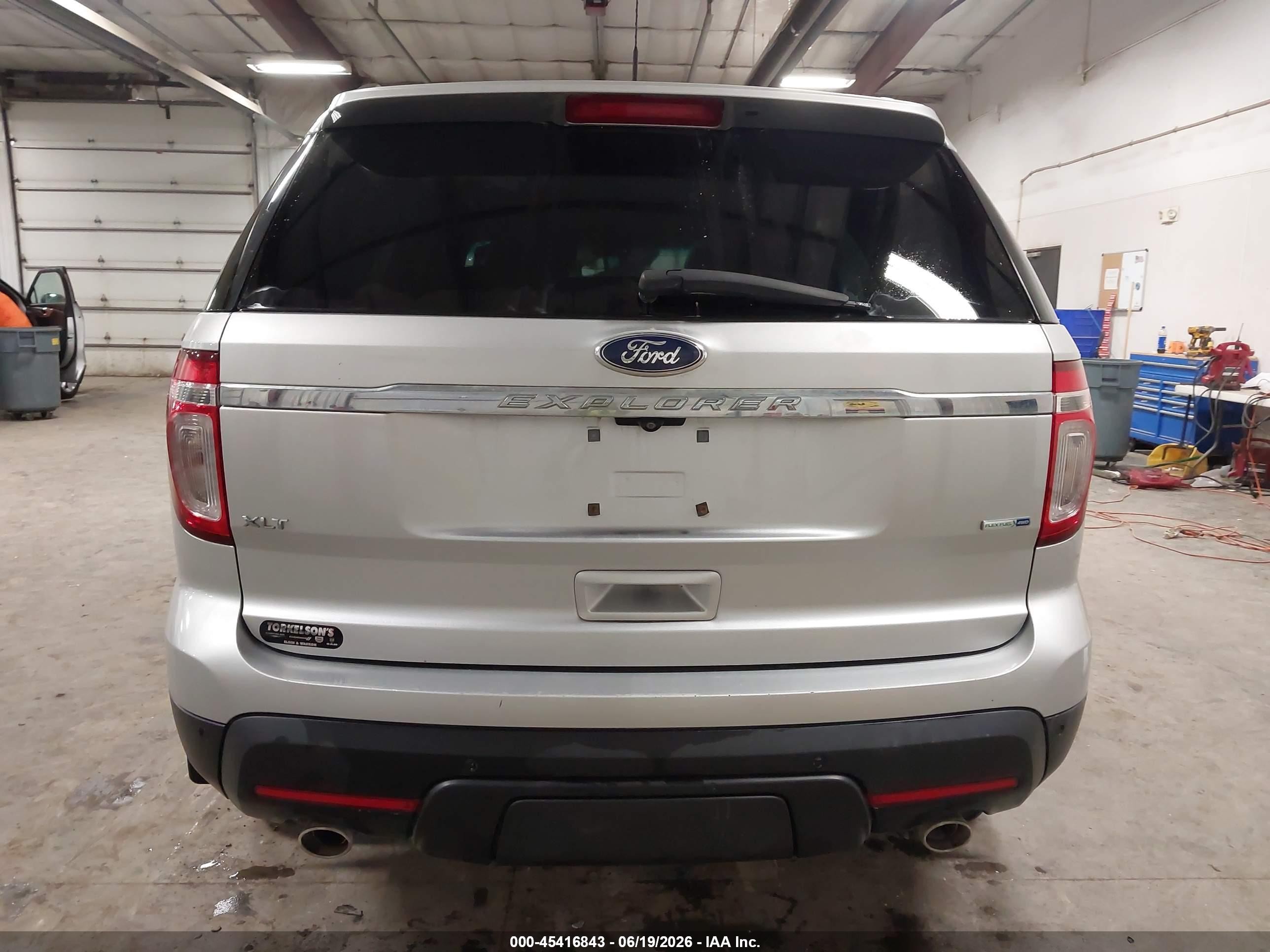 2015 Ford Explorer Xlt Silver vin: 1FM5K8D80FGA26074