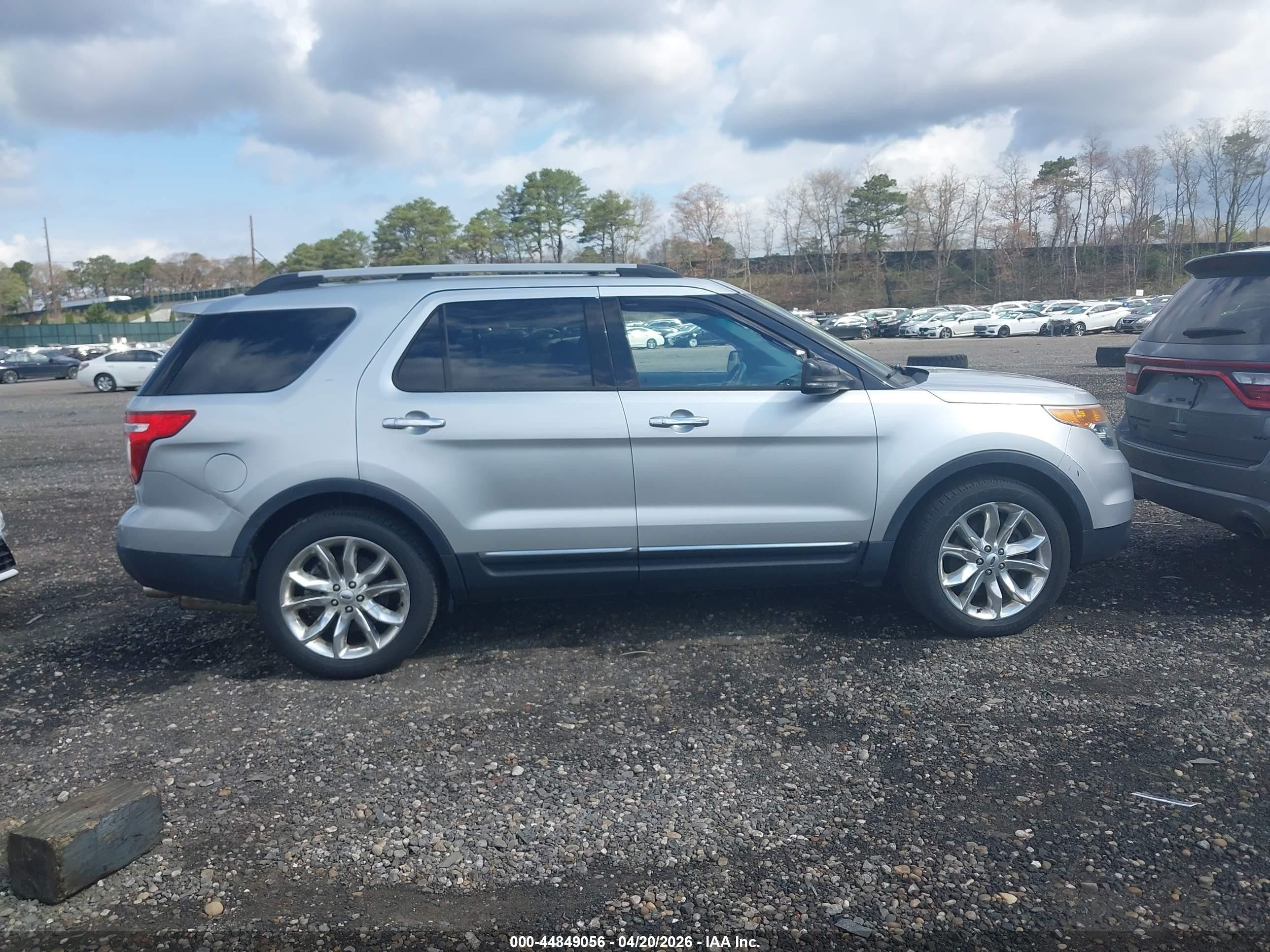 2015 Ford Explorer Xlt White vin: 1FM5K8D80FGA81141