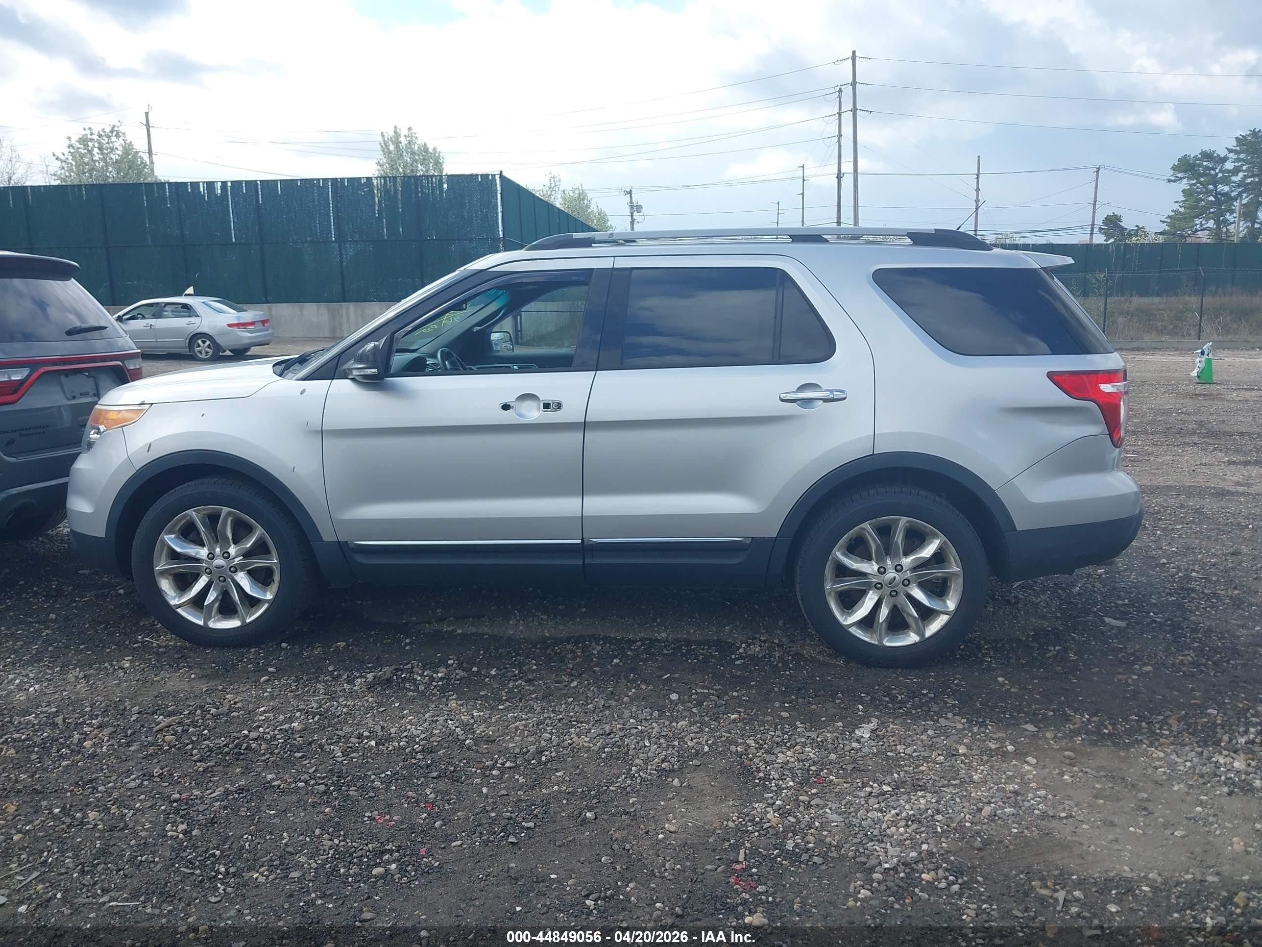 2015 Ford Explorer Xlt White vin: 1FM5K8D80FGA81141
