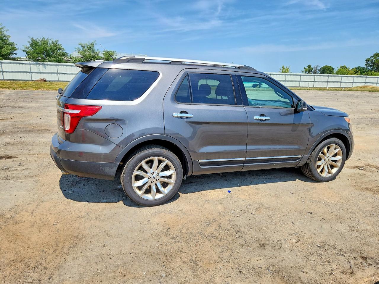 2015 Ford Explorer Xlt Silver vin: 1FM5K8D80FGC32222