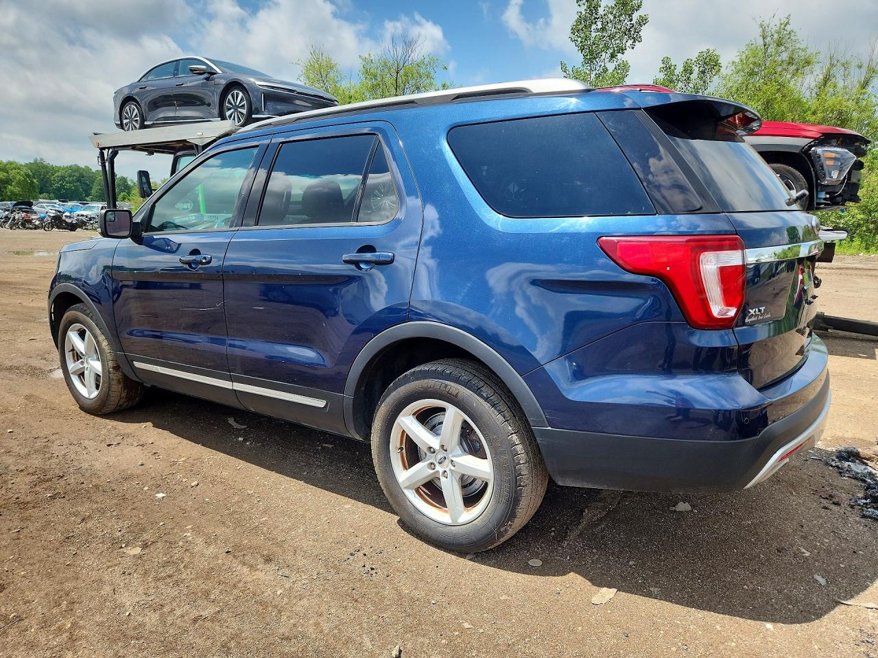 2016 Ford Explorer Xlt Blue vin: 1FM5K8D80GGC37910