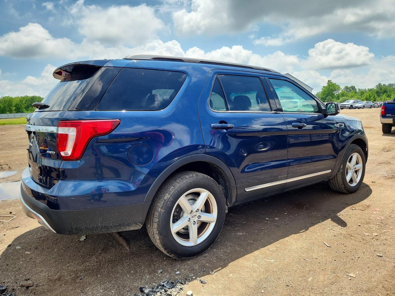 2016 Ford Explorer Xlt Blue vin: 1FM5K8D80GGC37910