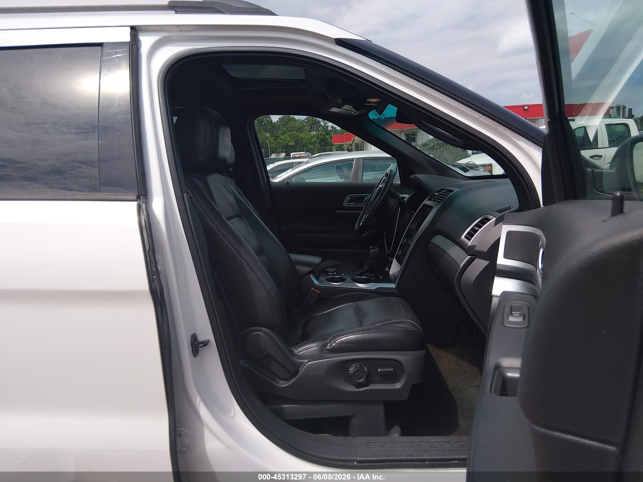 2013 Ford Explorer Xlt White vin: 1FM5K8D81DGC03888