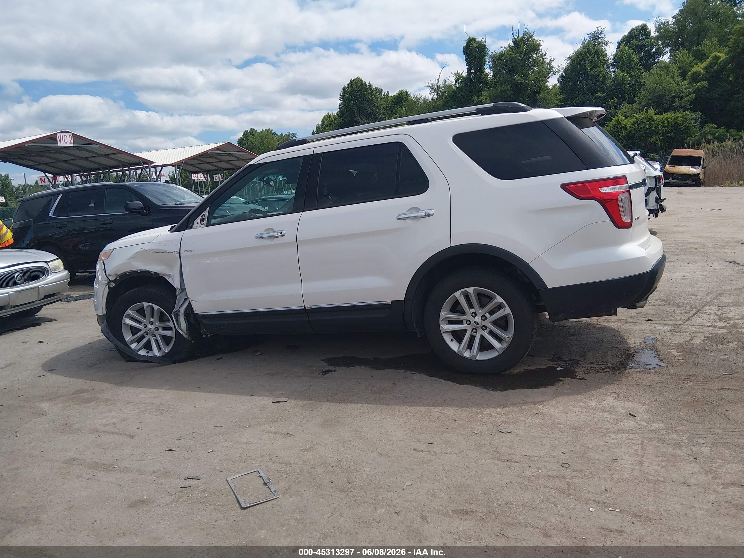 2013 Ford Explorer Xlt White vin: 1FM5K8D81DGC03888