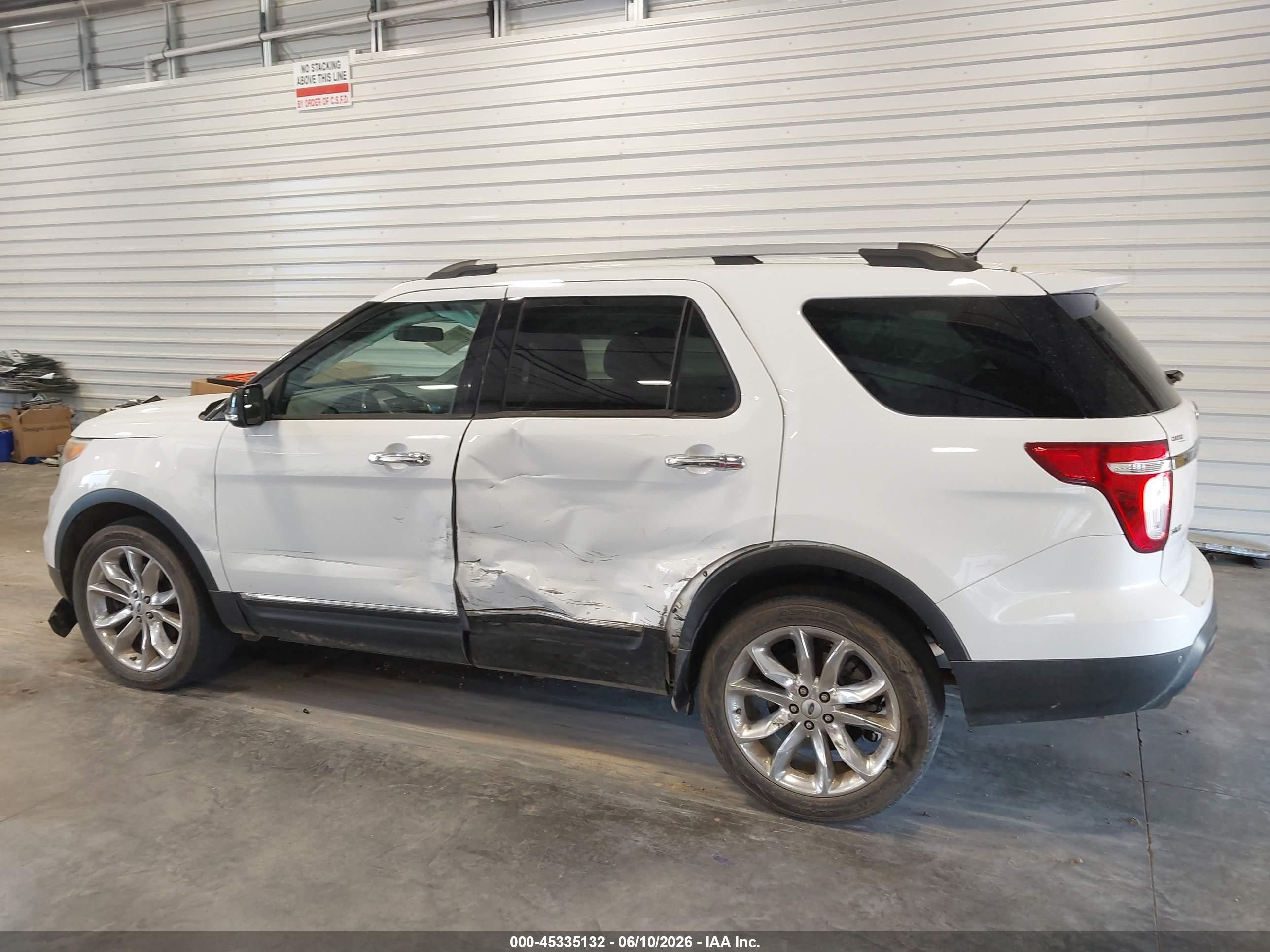 2014 Ford Explorer Xlt White vin: 1FM5K8D81EGA22713