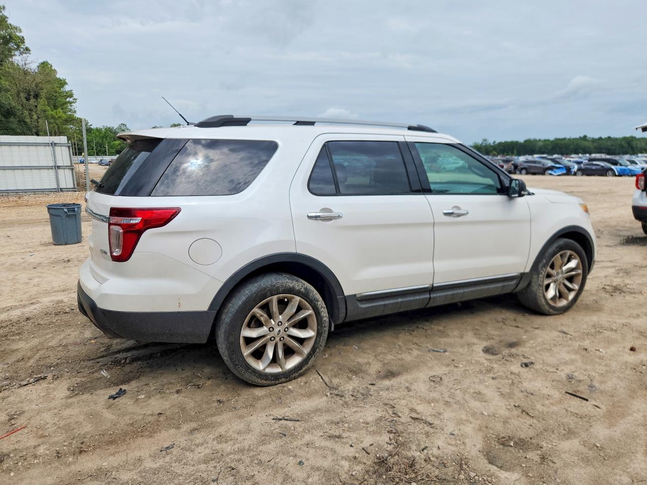 2014 Ford Explorer Xlt Белый vin: 1FM5K8D81EGA48115