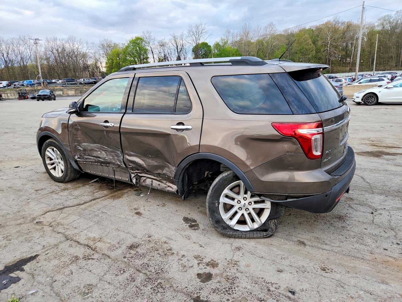2015 Ford Explorer Xlt Brown vin: 1FM5K8D81FGA30845