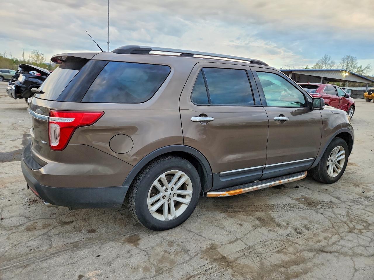 2015 Ford Explorer Xlt Brown vin: 1FM5K8D81FGA30845