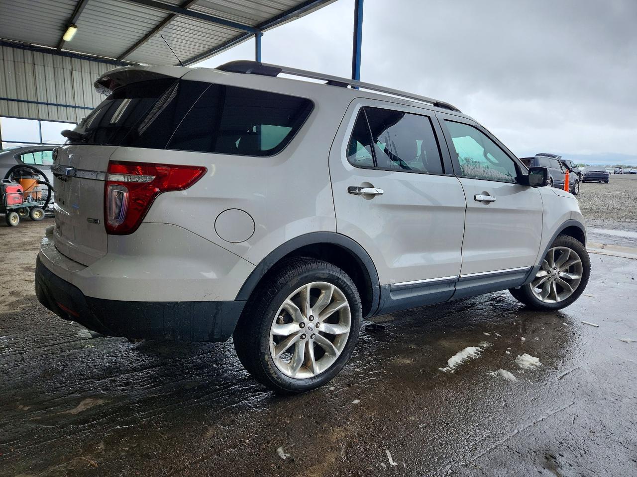 2015 Ford Explorer Xlt Белый vin: 1FM5K8D81FGA40565