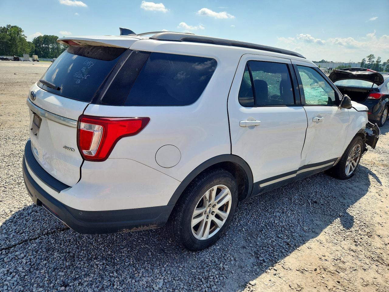 2018 Ford Explorer Xlt White vin: 1FM5K8D81JGA23550