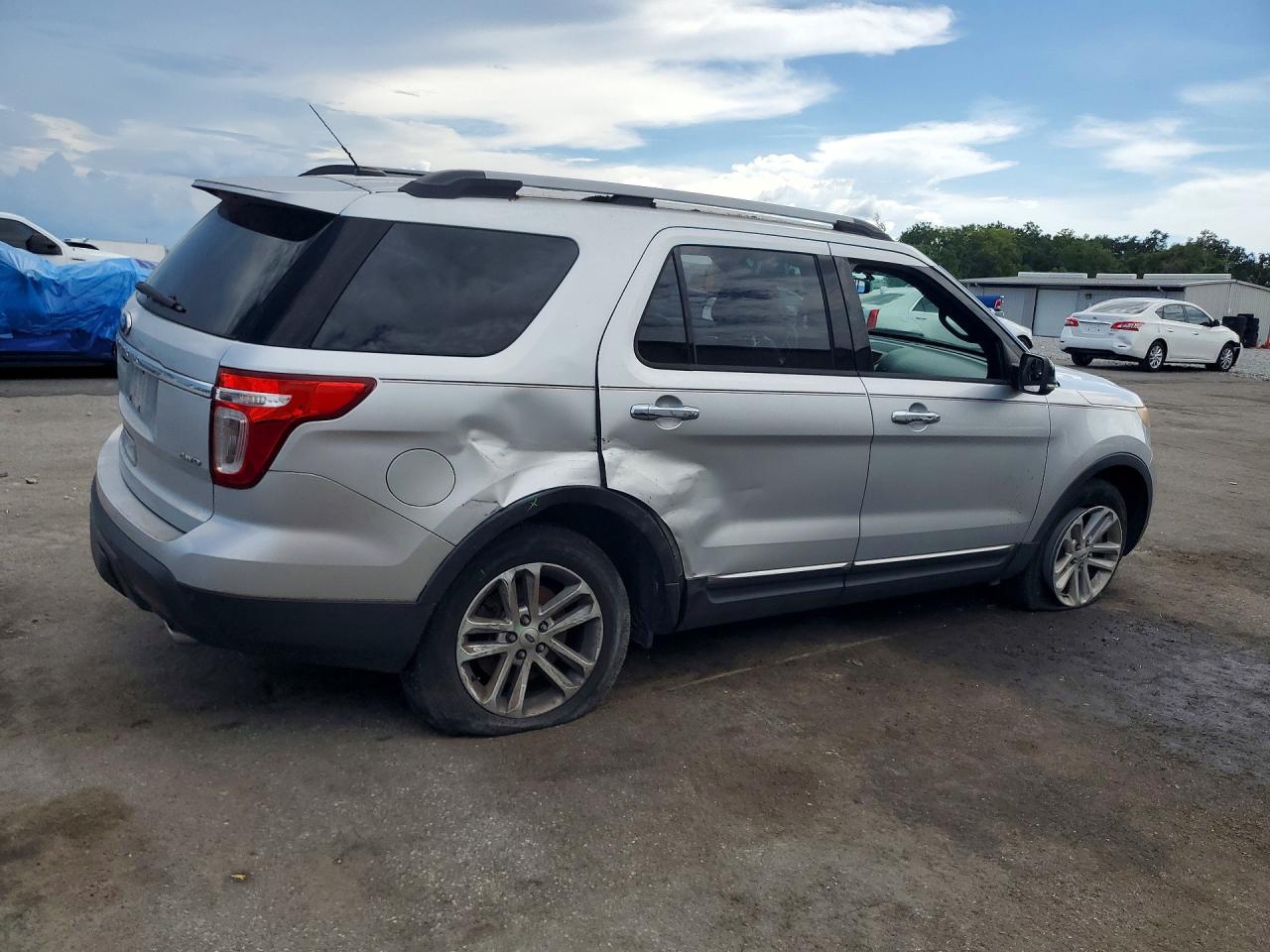 2013 Ford Explorer Xlt Серебряный vin: 1FM5K8D82DGA24081