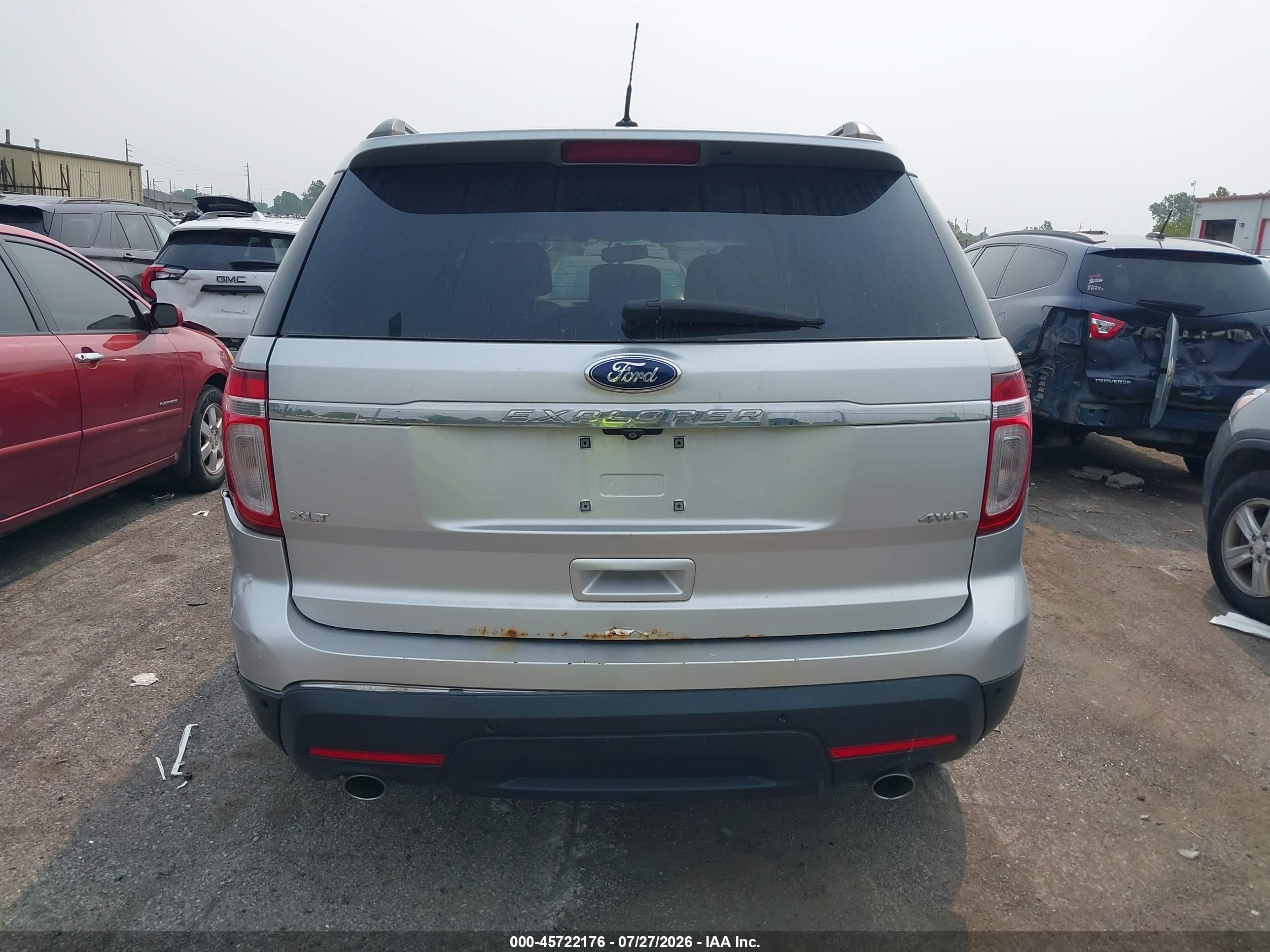 2013 Ford Explorer Xlt Серебряный vin: 1FM5K8D82DGB86003