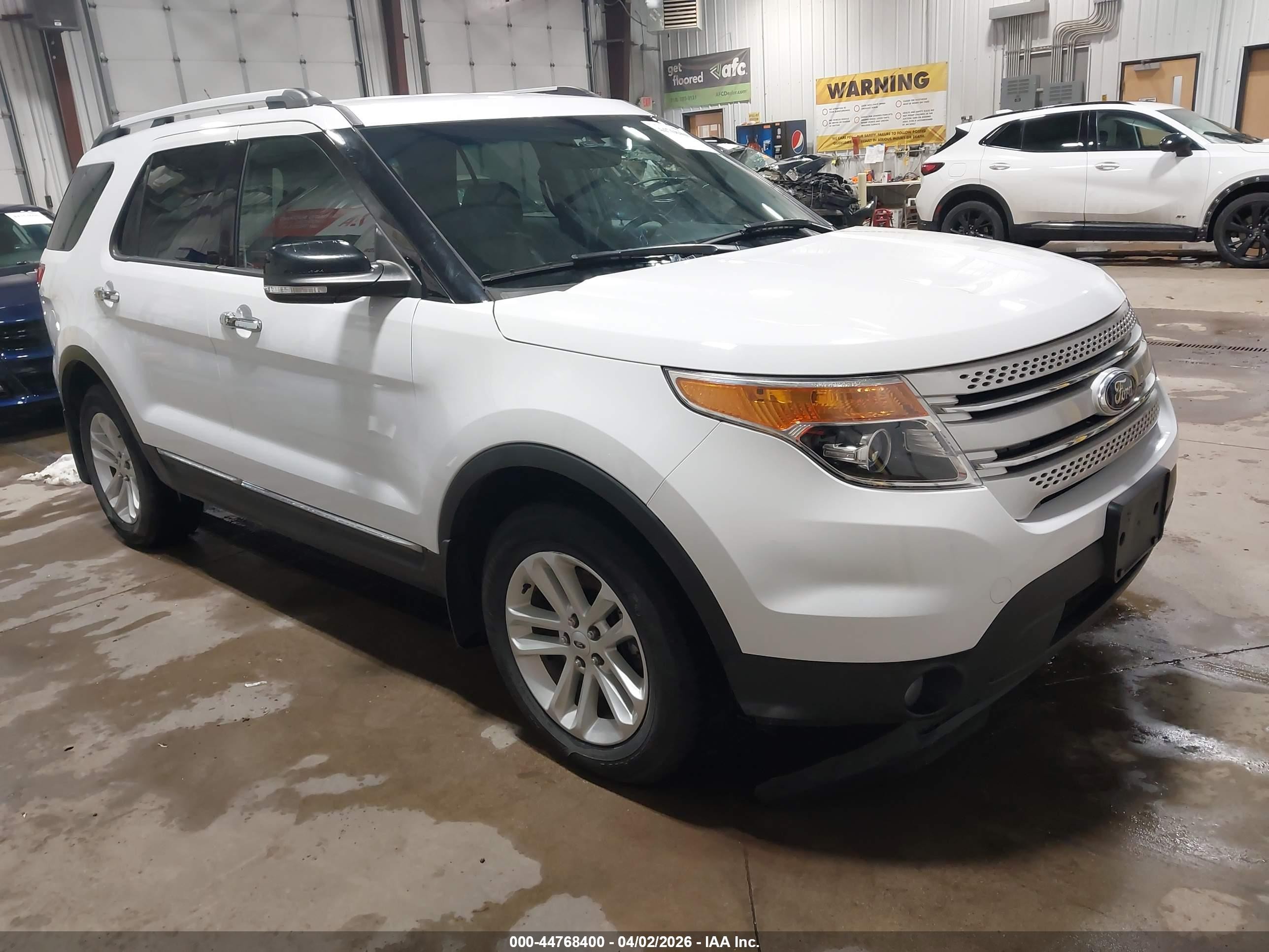 2013 Ford Explorer Xlt White vin: 1FM5K8D82DGC52100