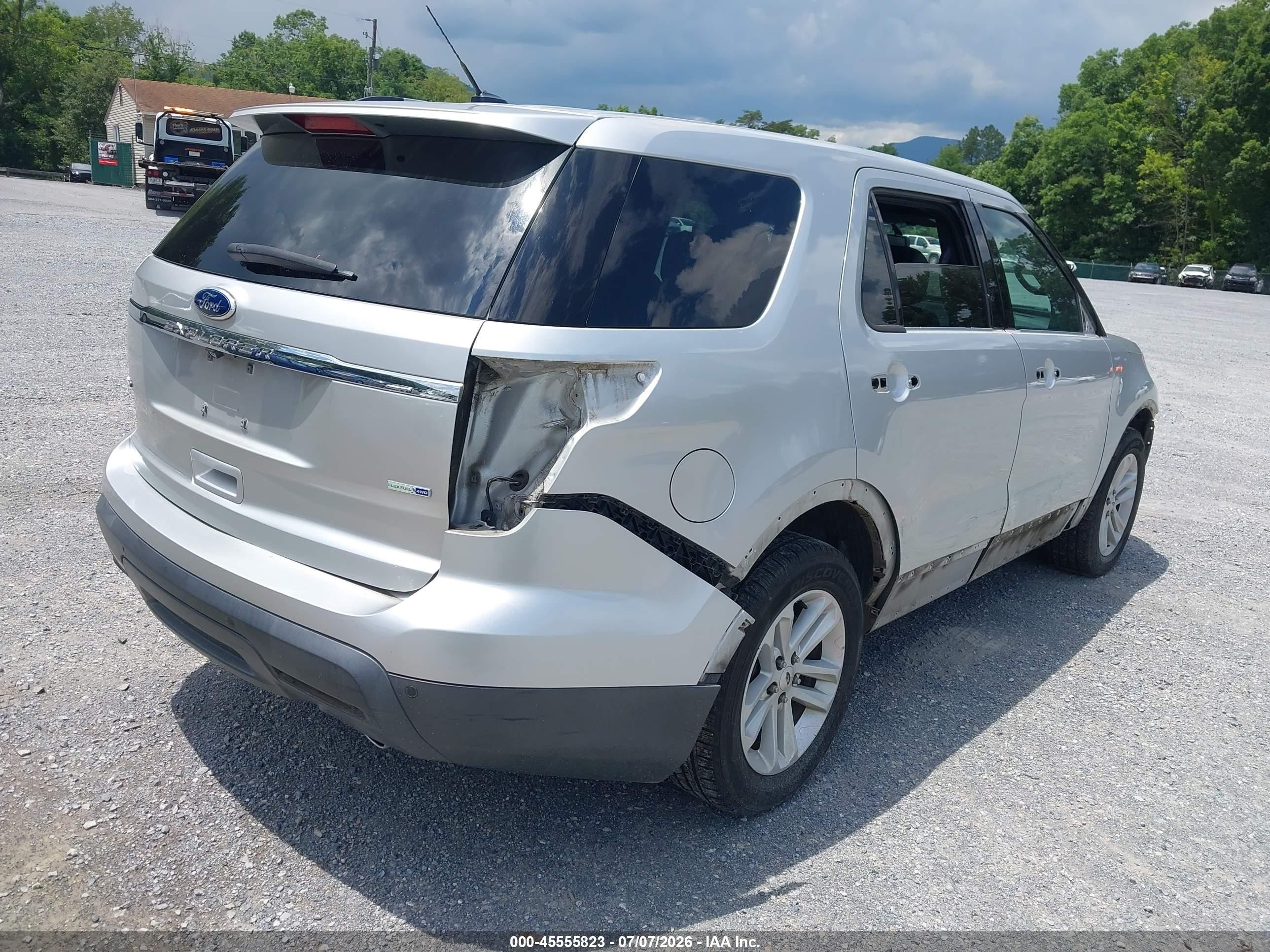 2014 Ford Explorer Xlt Silver vin: 1FM5K8D82EGA06004