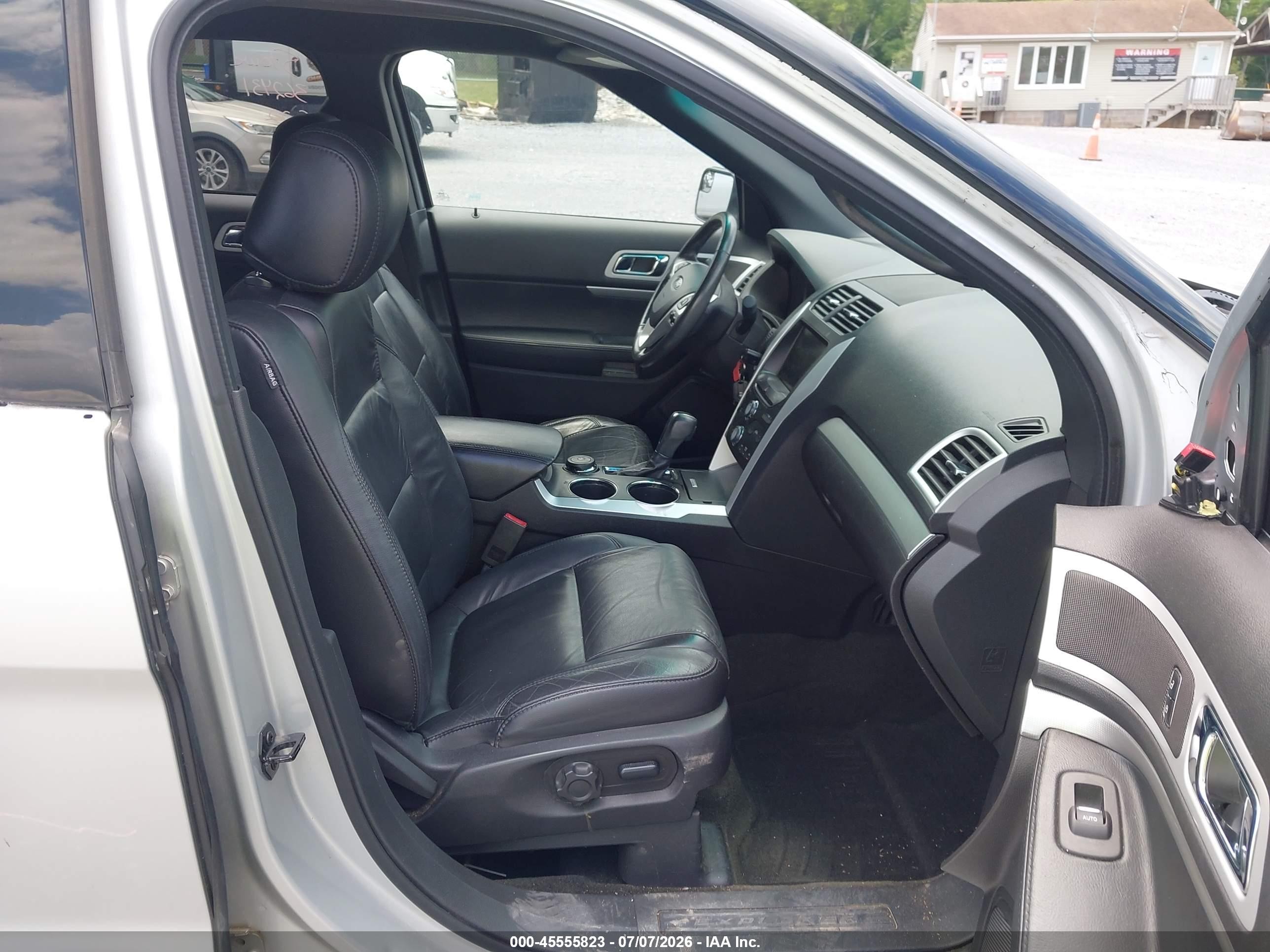 2014 Ford Explorer Xlt Silver vin: 1FM5K8D82EGA06004