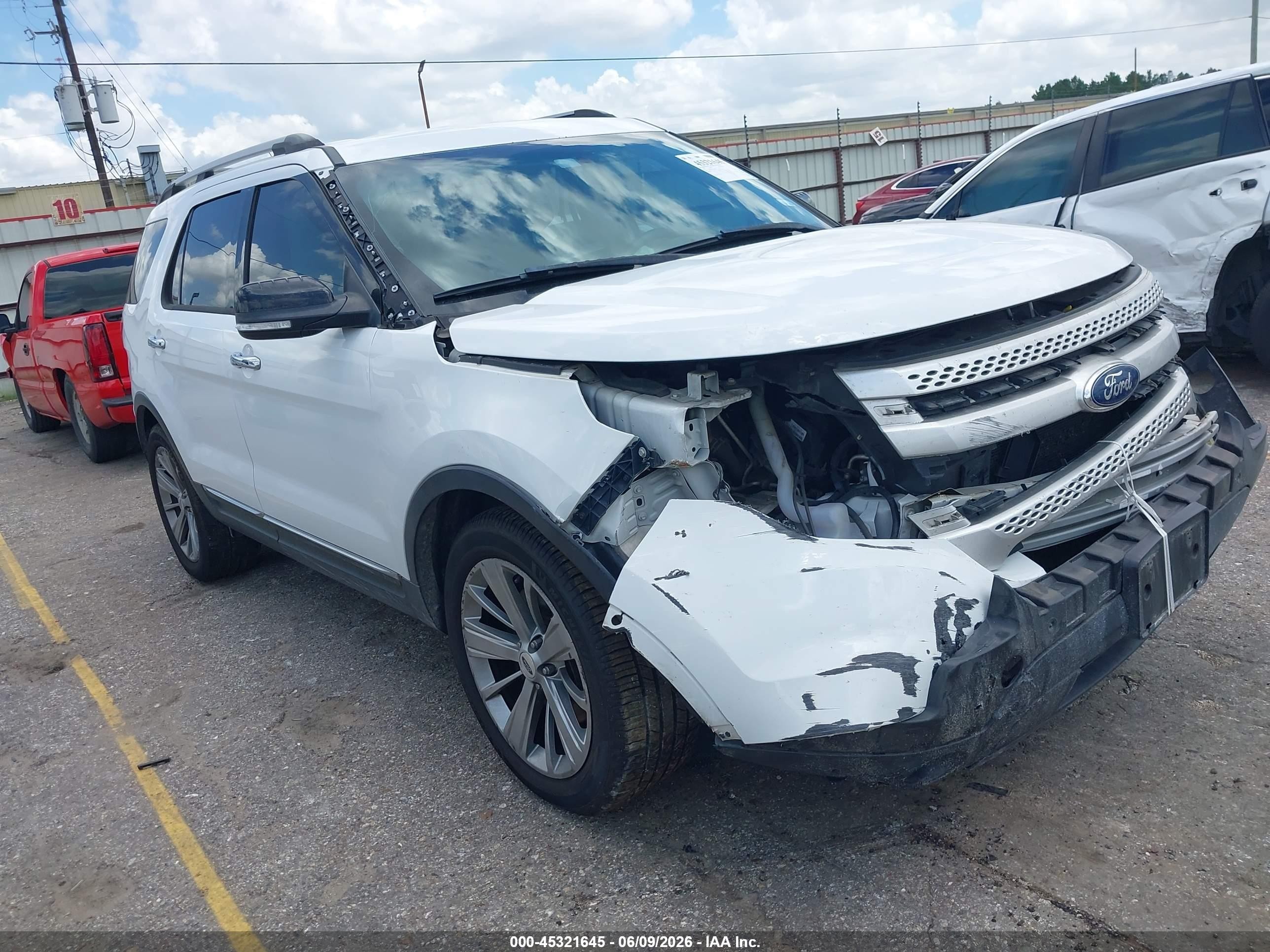 2014 Ford Explorer Xlt White vin: 1FM5K8D82EGA44204