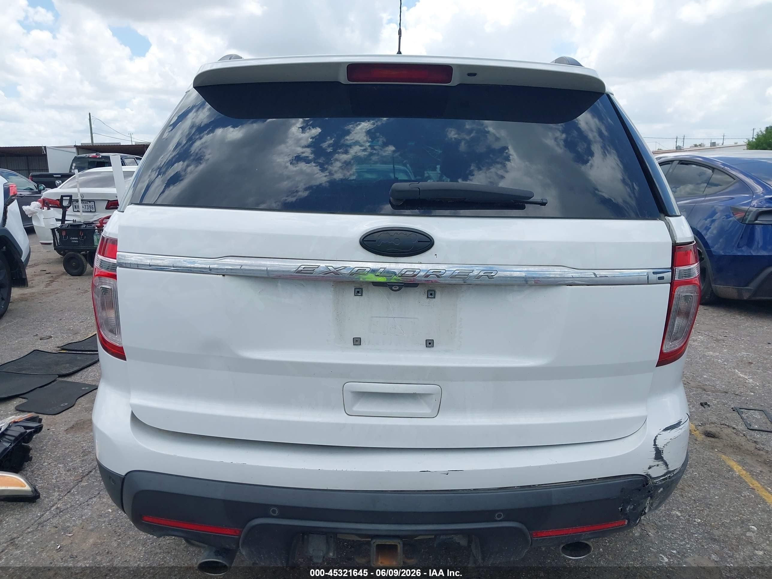 2014 Ford Explorer Xlt White vin: 1FM5K8D82EGA44204