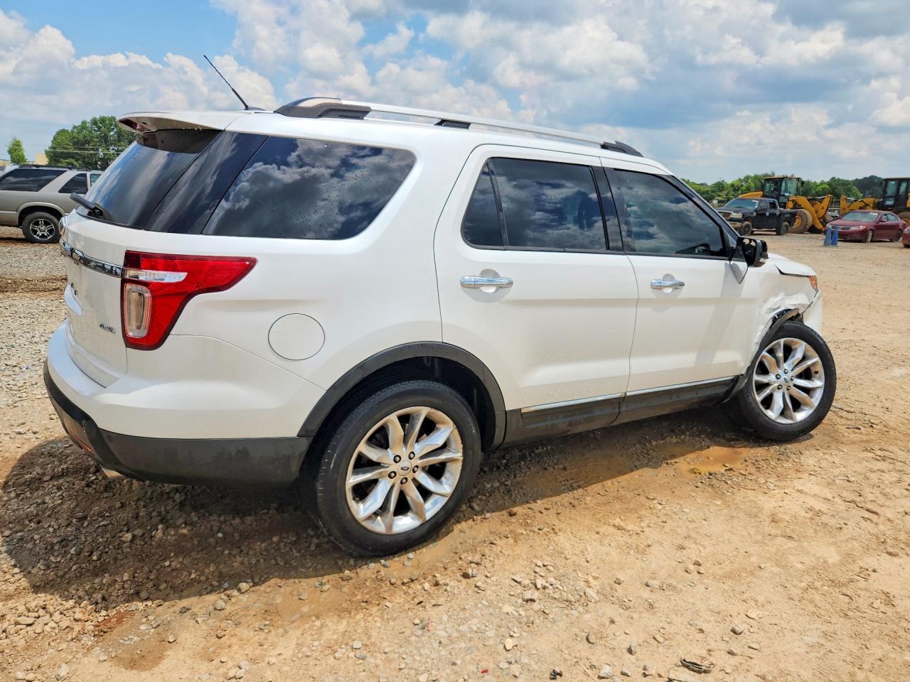 2014 Ford Explorer Xlt White vin: 1FM5K8D82EGA62119
