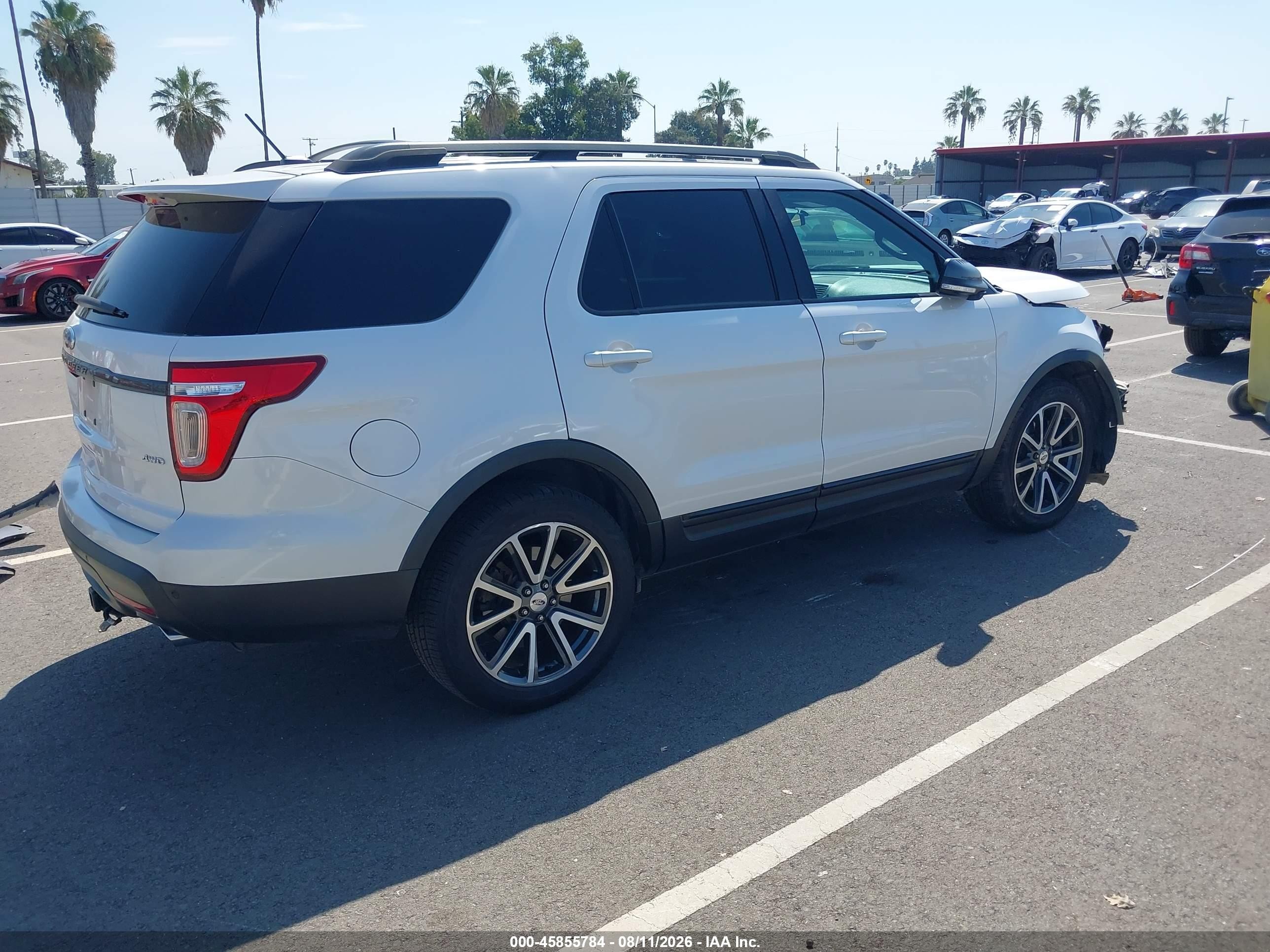 2015 Ford Explorer Xlt White vin: 1FM5K8D82FGA03766
