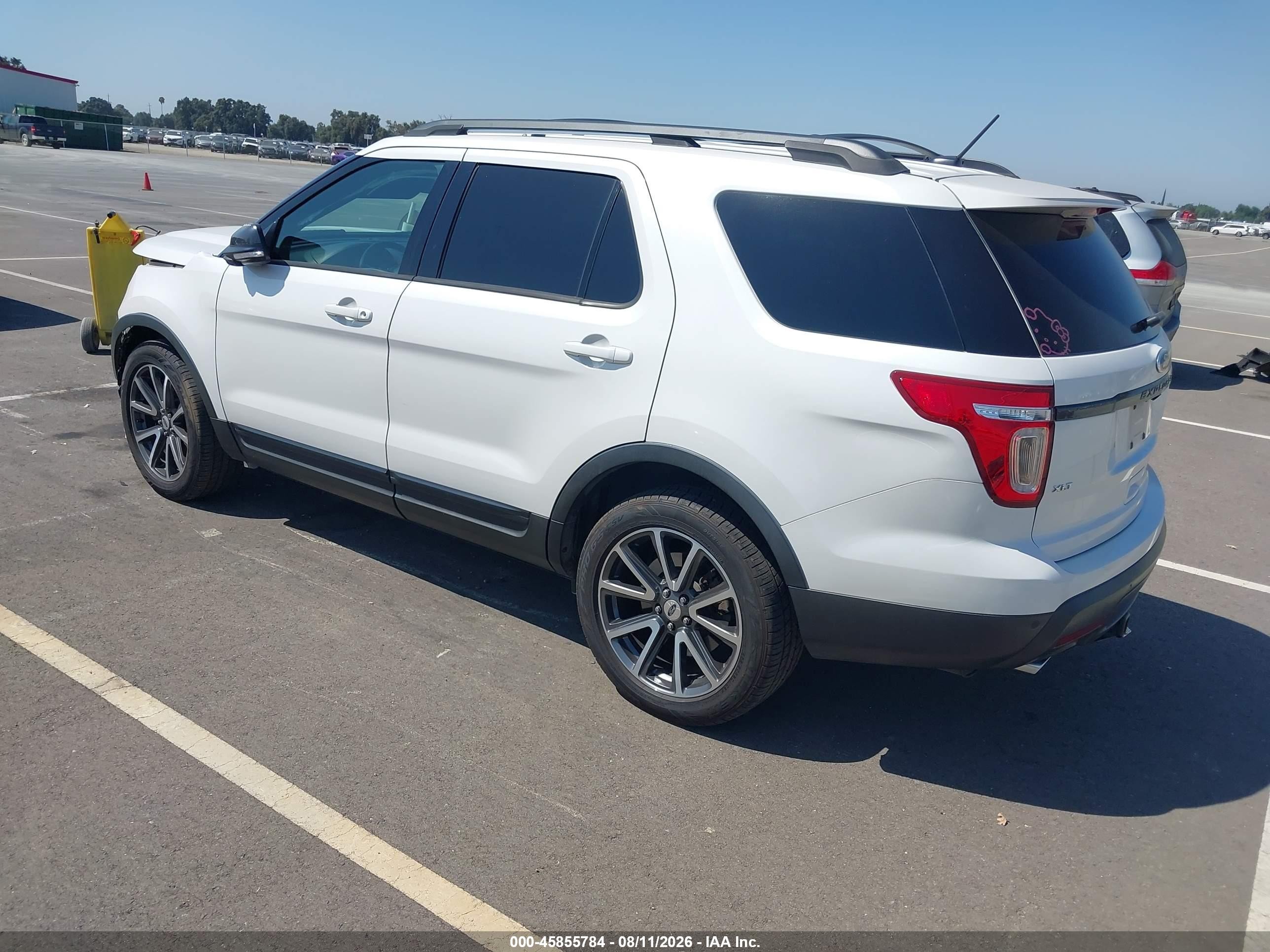 2015 Ford Explorer Xlt White vin: 1FM5K8D82FGA03766