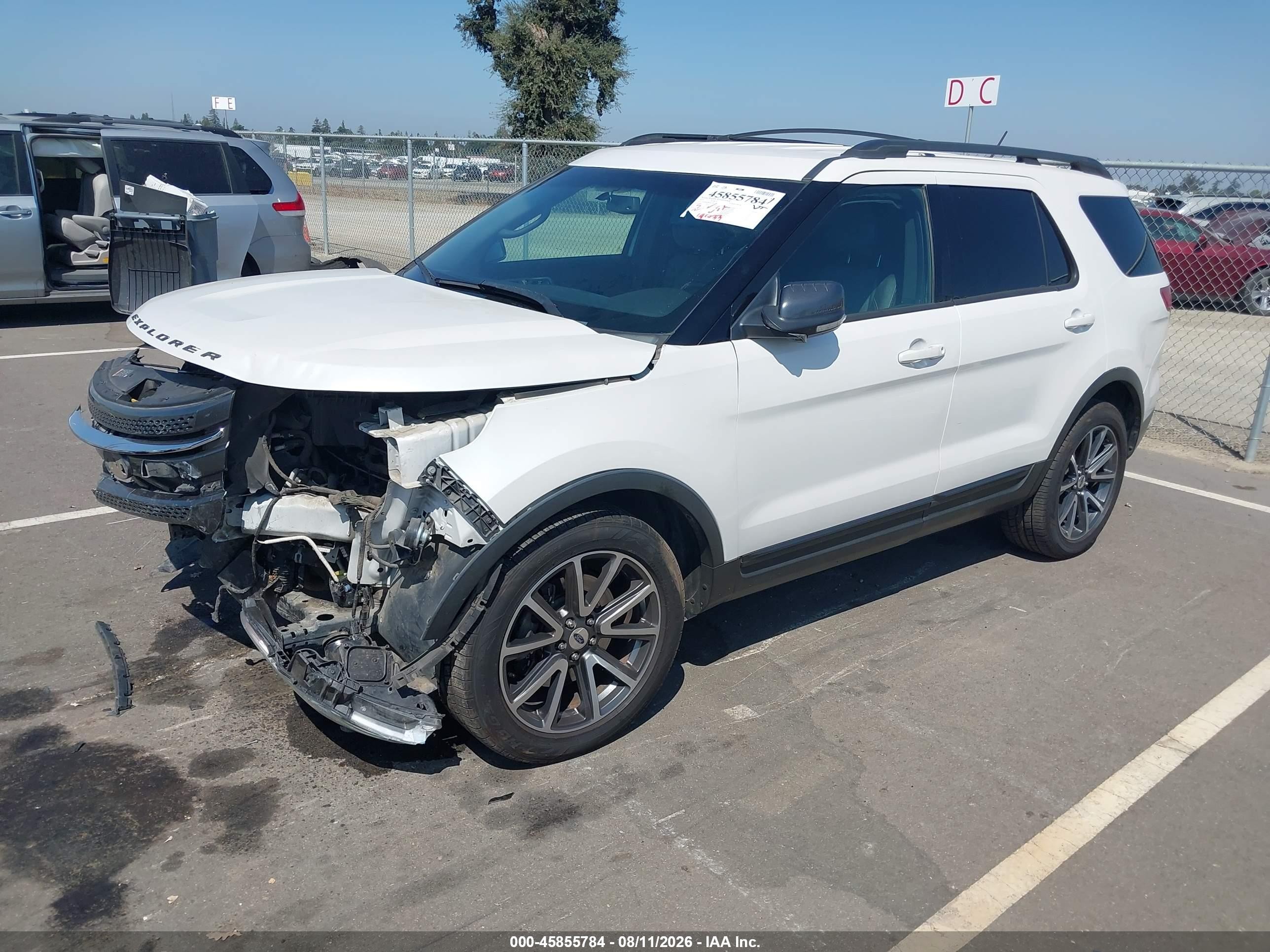2015 Ford Explorer Xlt White vin: 1FM5K8D82FGA03766