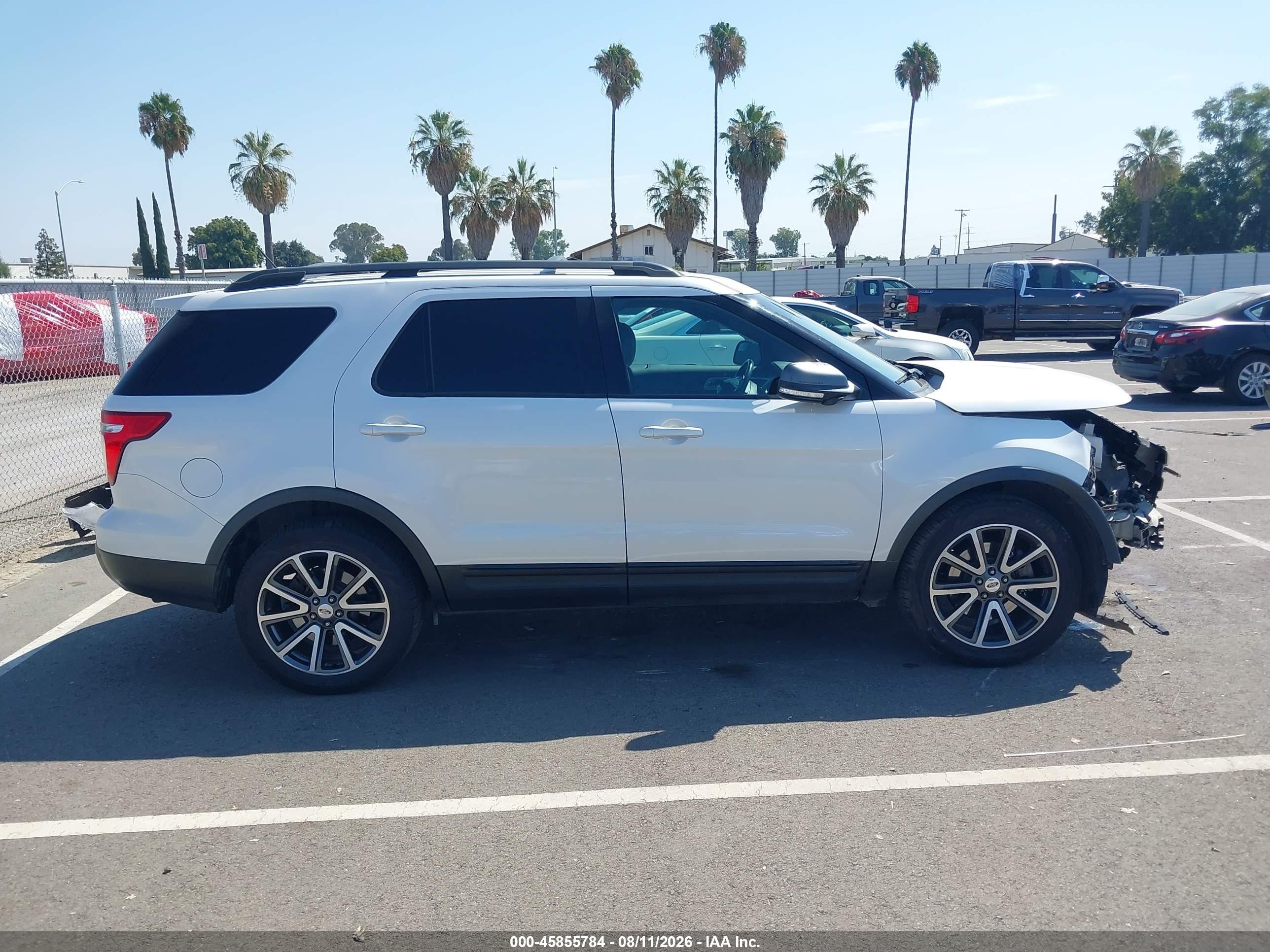 2015 Ford Explorer Xlt White vin: 1FM5K8D82FGA03766