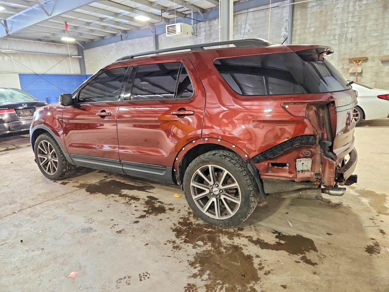 2015 Ford Explorer Xlt Maroon vin: 1FM5K8D82FGA25072