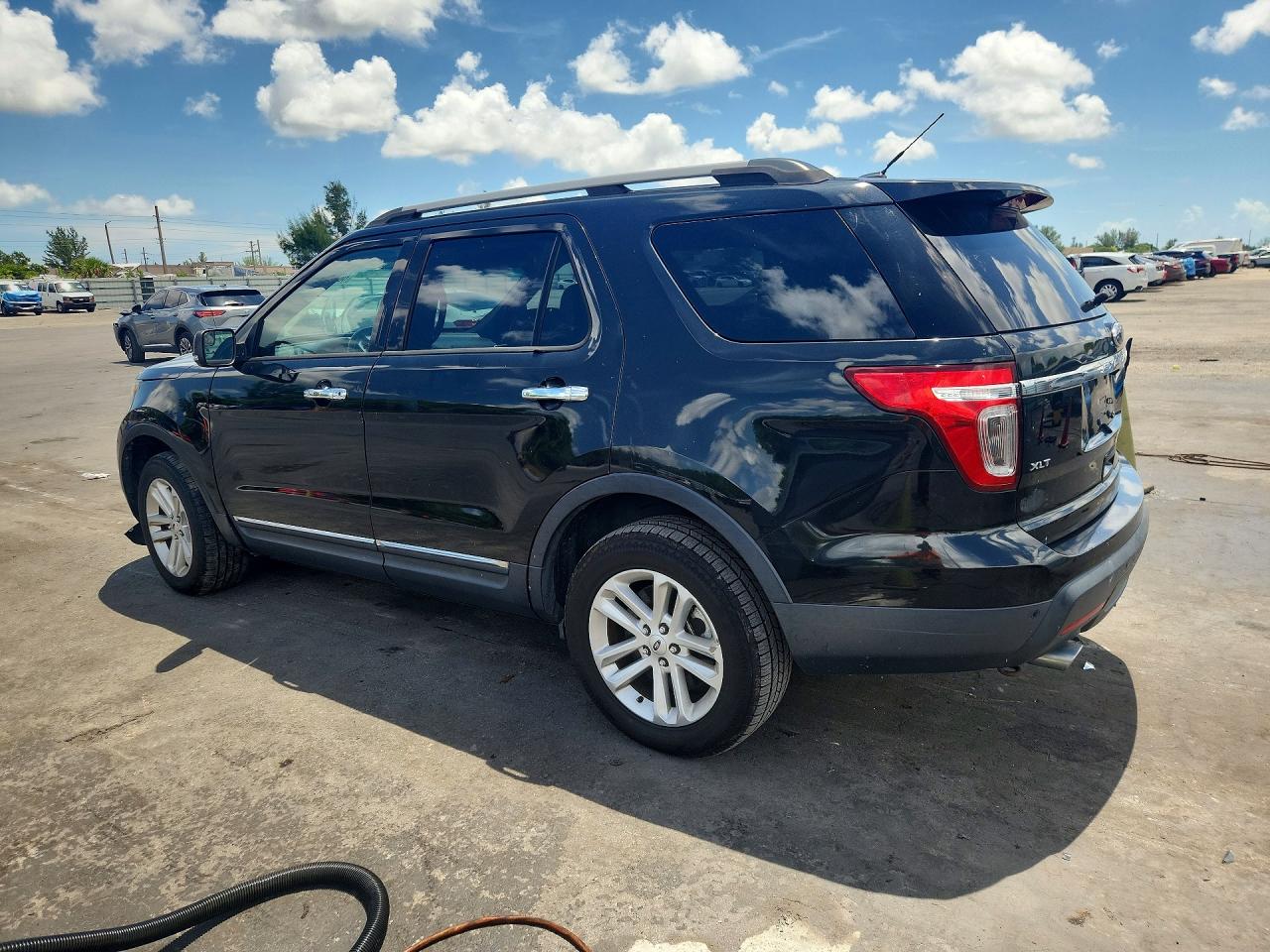 2015 Ford Explorer Xlt Черный vin: 1FM5K8D82FGA59917