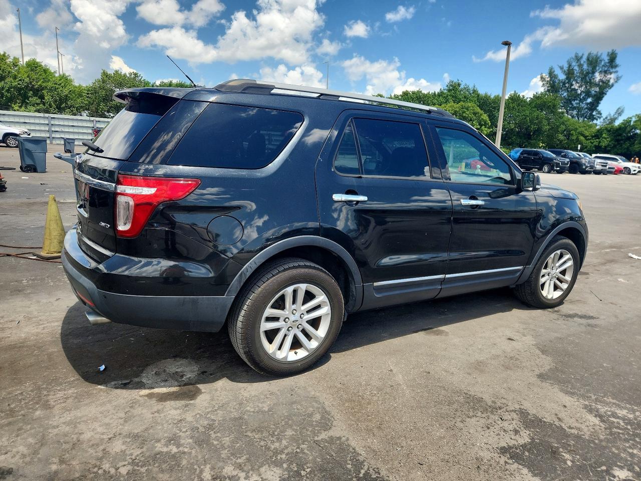 2015 Ford Explorer Xlt Черный vin: 1FM5K8D82FGA59917