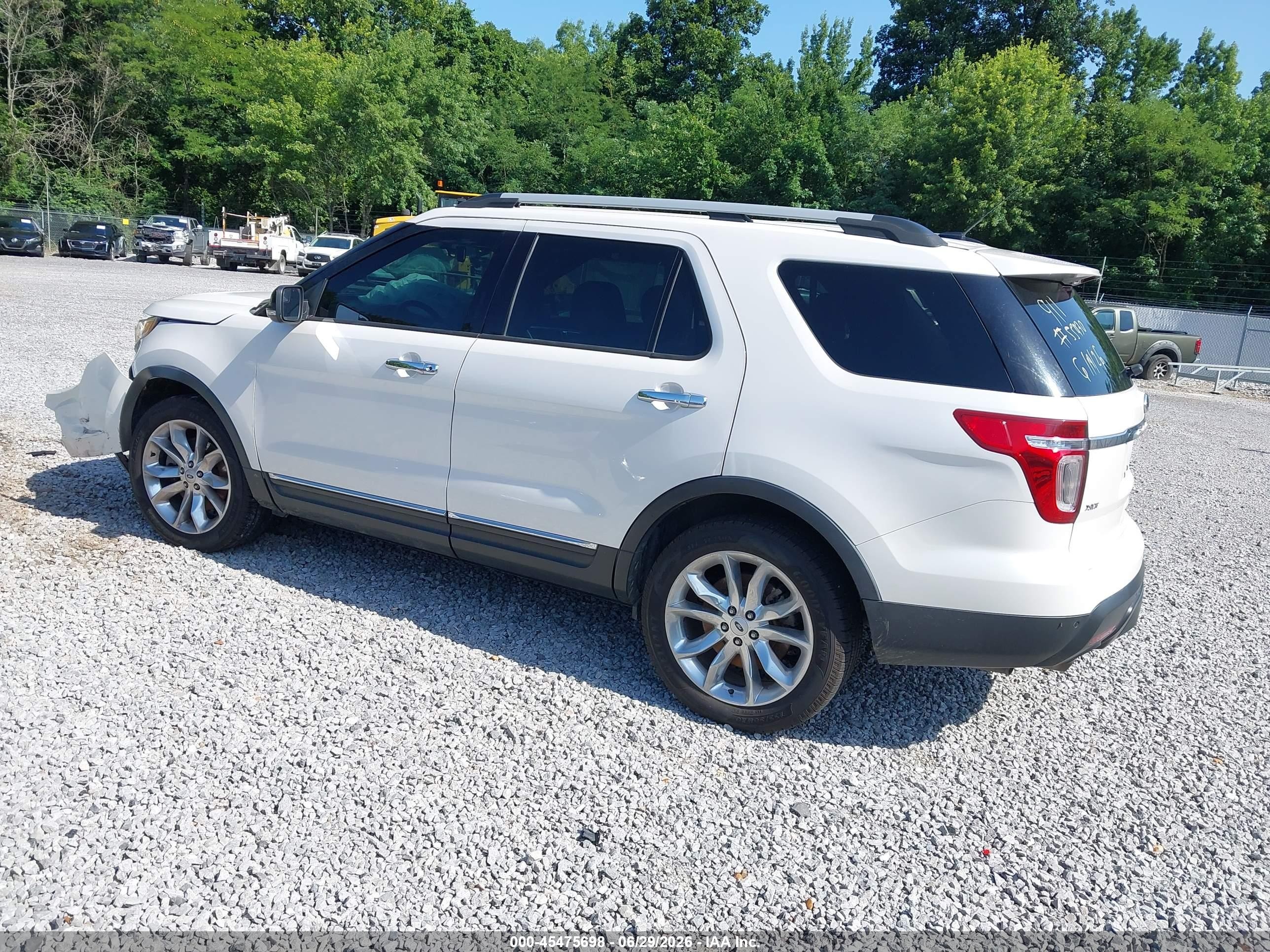 2015 Ford Explorer Xlt White vin: 1FM5K8D82FGB09828