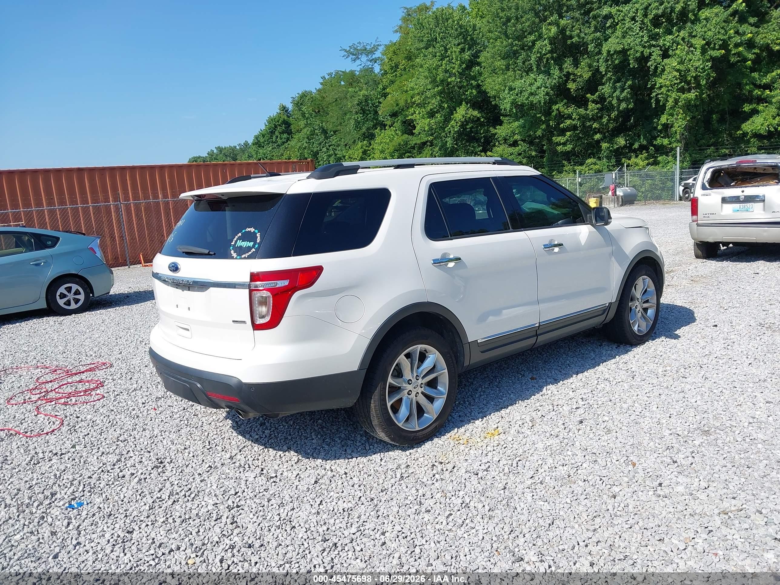 2015 Ford Explorer Xlt White vin: 1FM5K8D82FGB09828