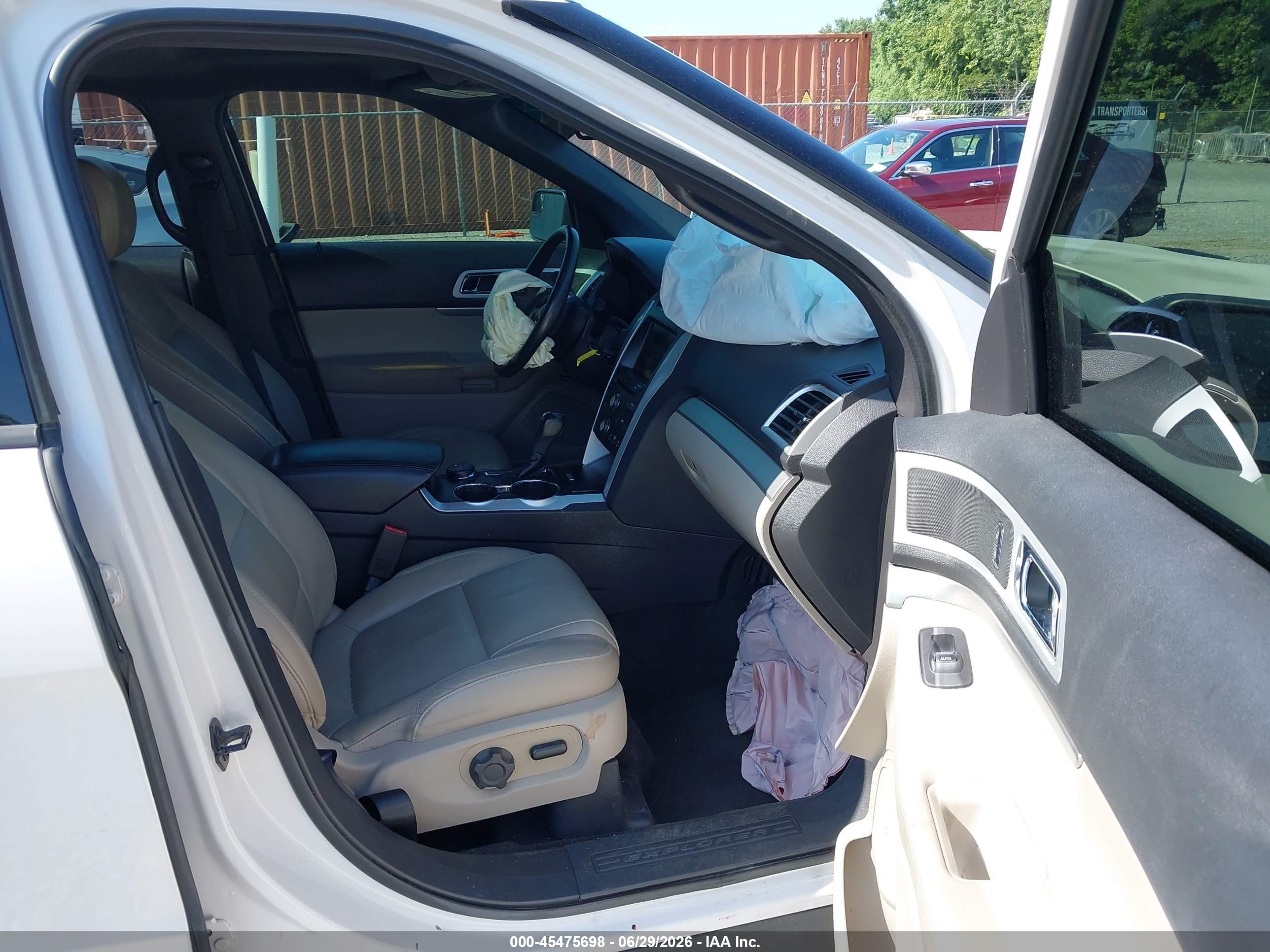 2015 Ford Explorer Xlt White vin: 1FM5K8D82FGB09828