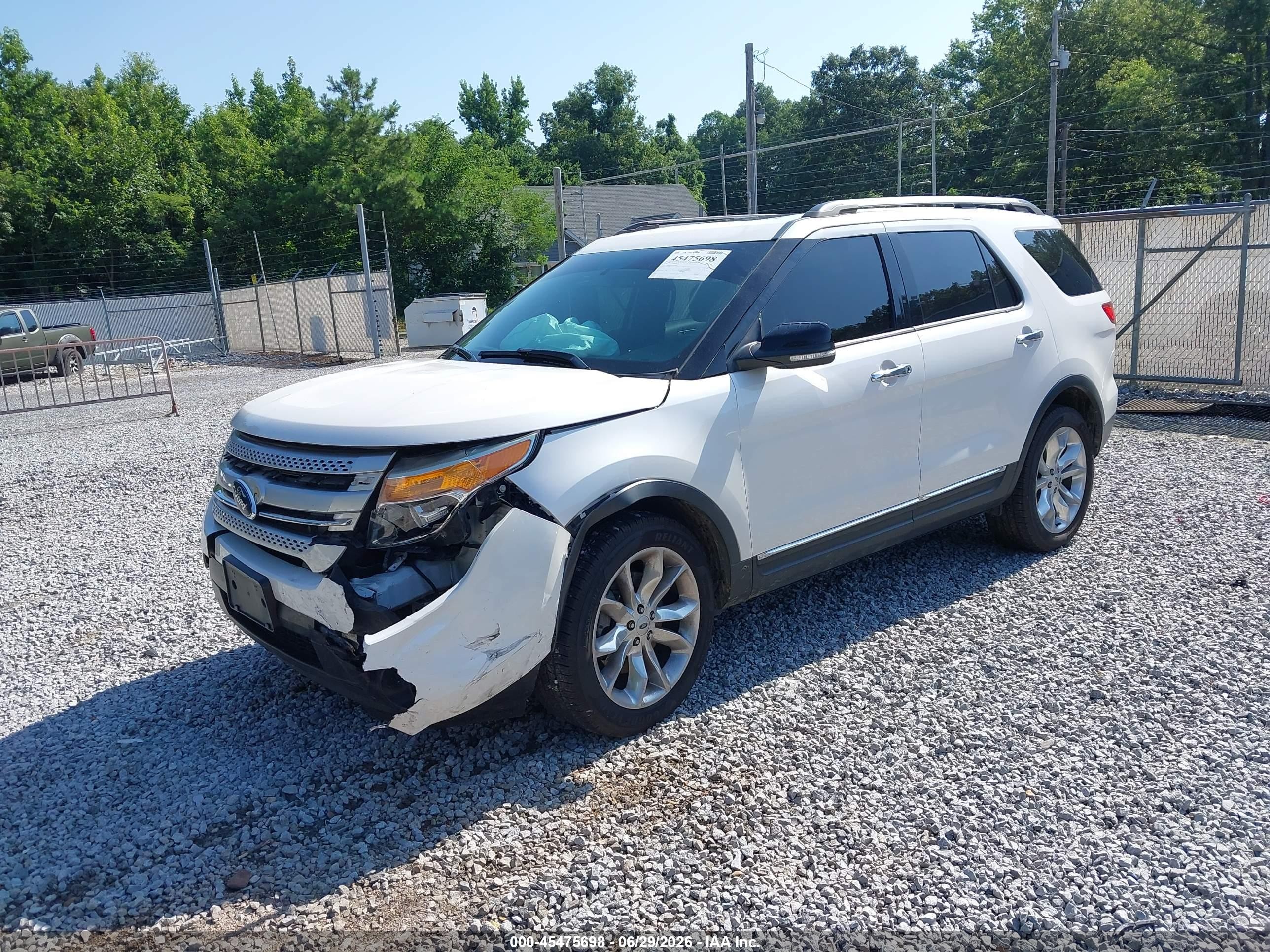 2015 Ford Explorer Xlt White vin: 1FM5K8D82FGB09828