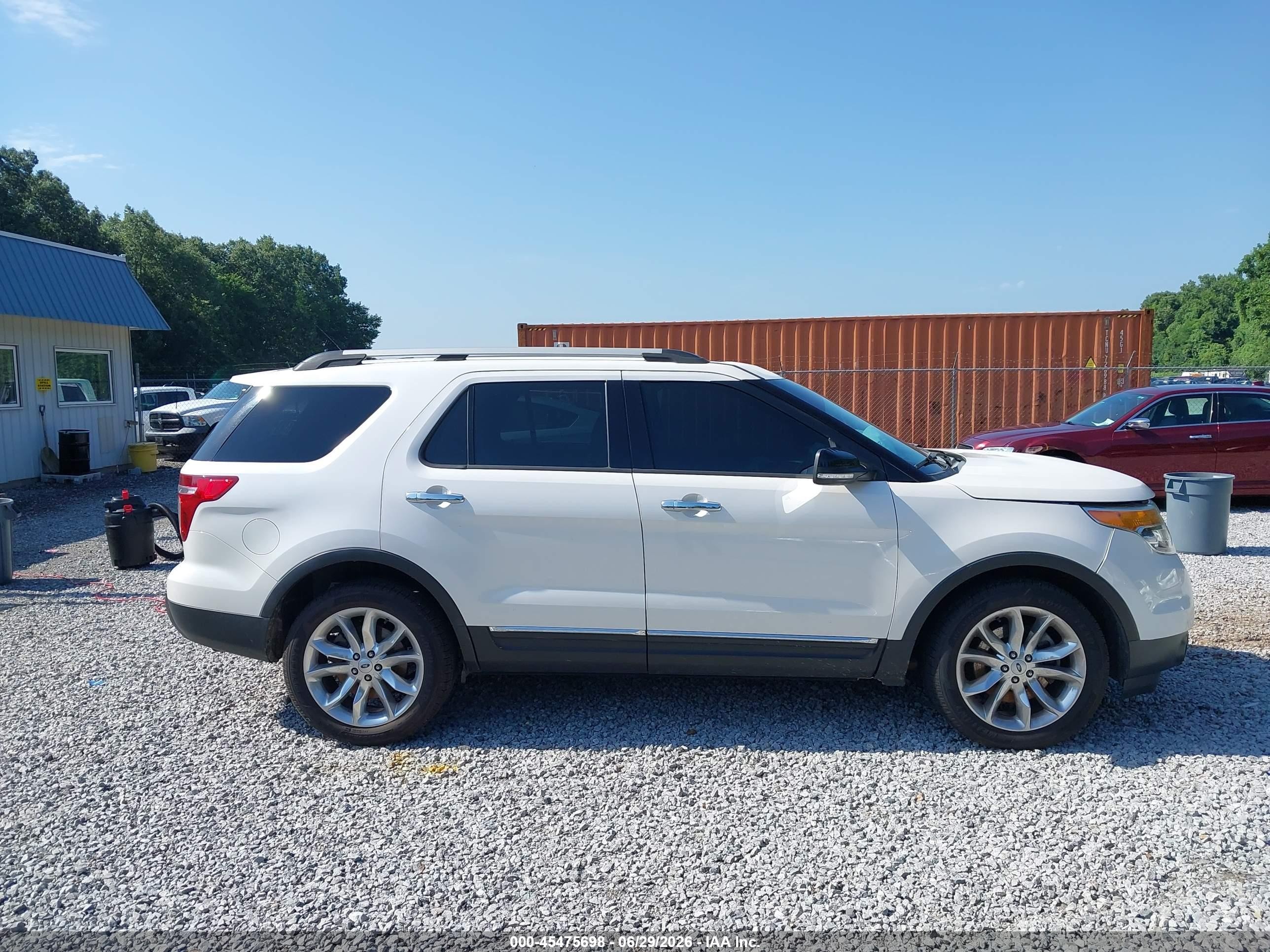 2015 Ford Explorer Xlt White vin: 1FM5K8D82FGB09828