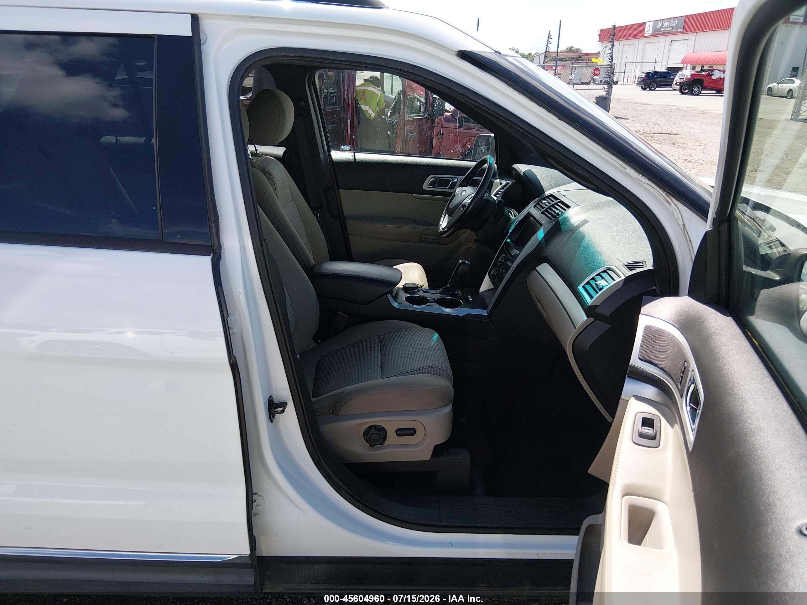 2015 Ford Explorer Xlt White vin: 1FM5K8D82FGC40774