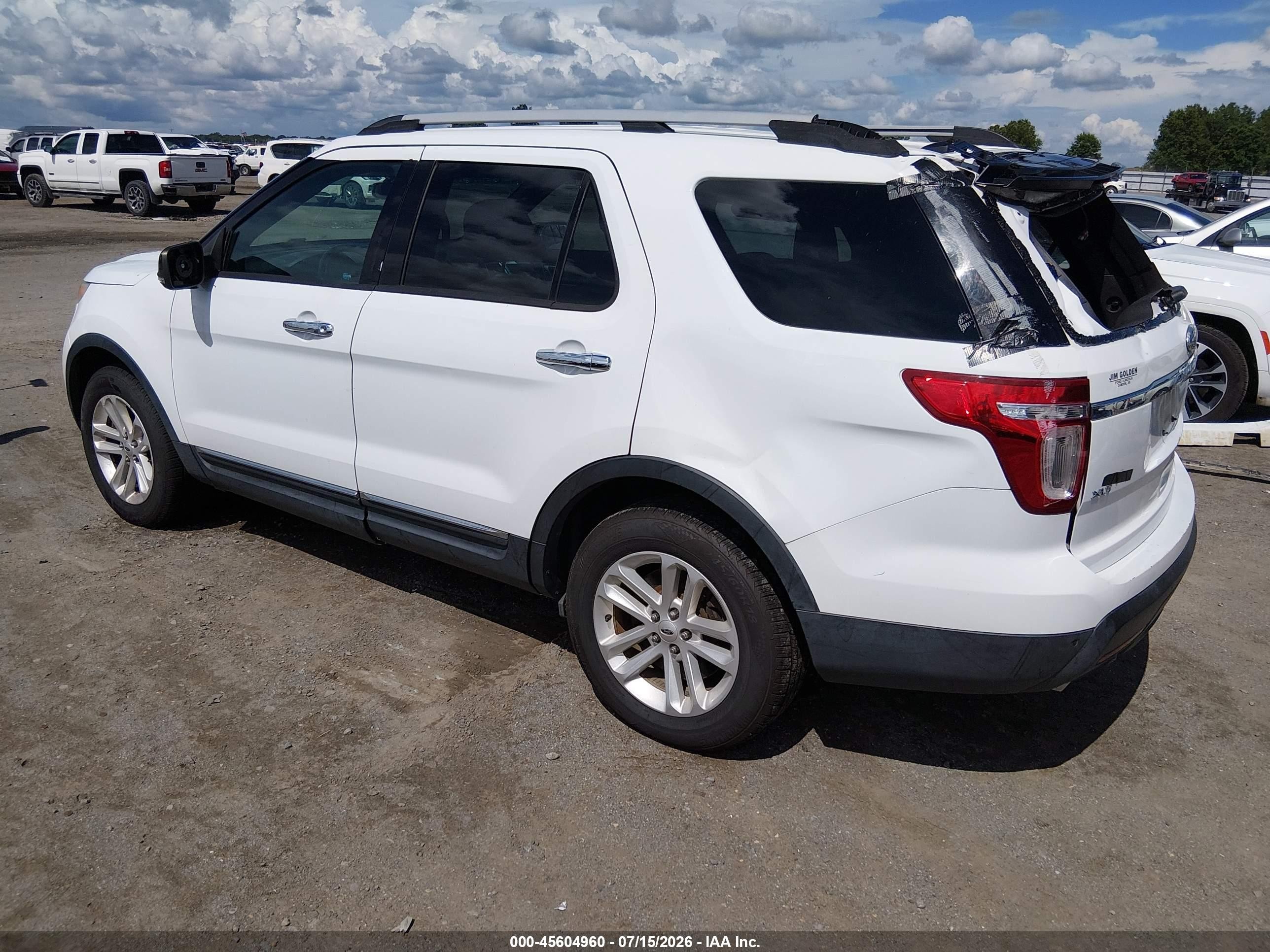 2015 Ford Explorer Xlt White vin: 1FM5K8D82FGC40774