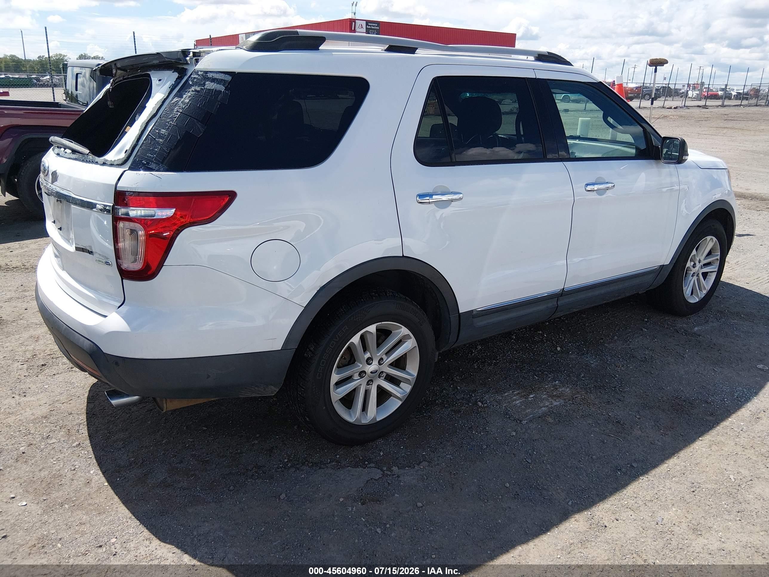2015 Ford Explorer Xlt White vin: 1FM5K8D82FGC40774