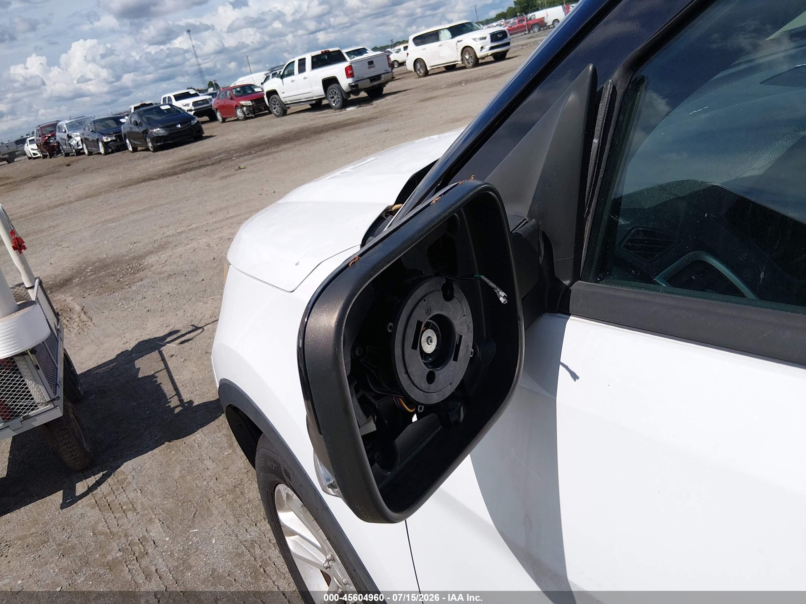 2015 Ford Explorer Xlt White vin: 1FM5K8D82FGC40774