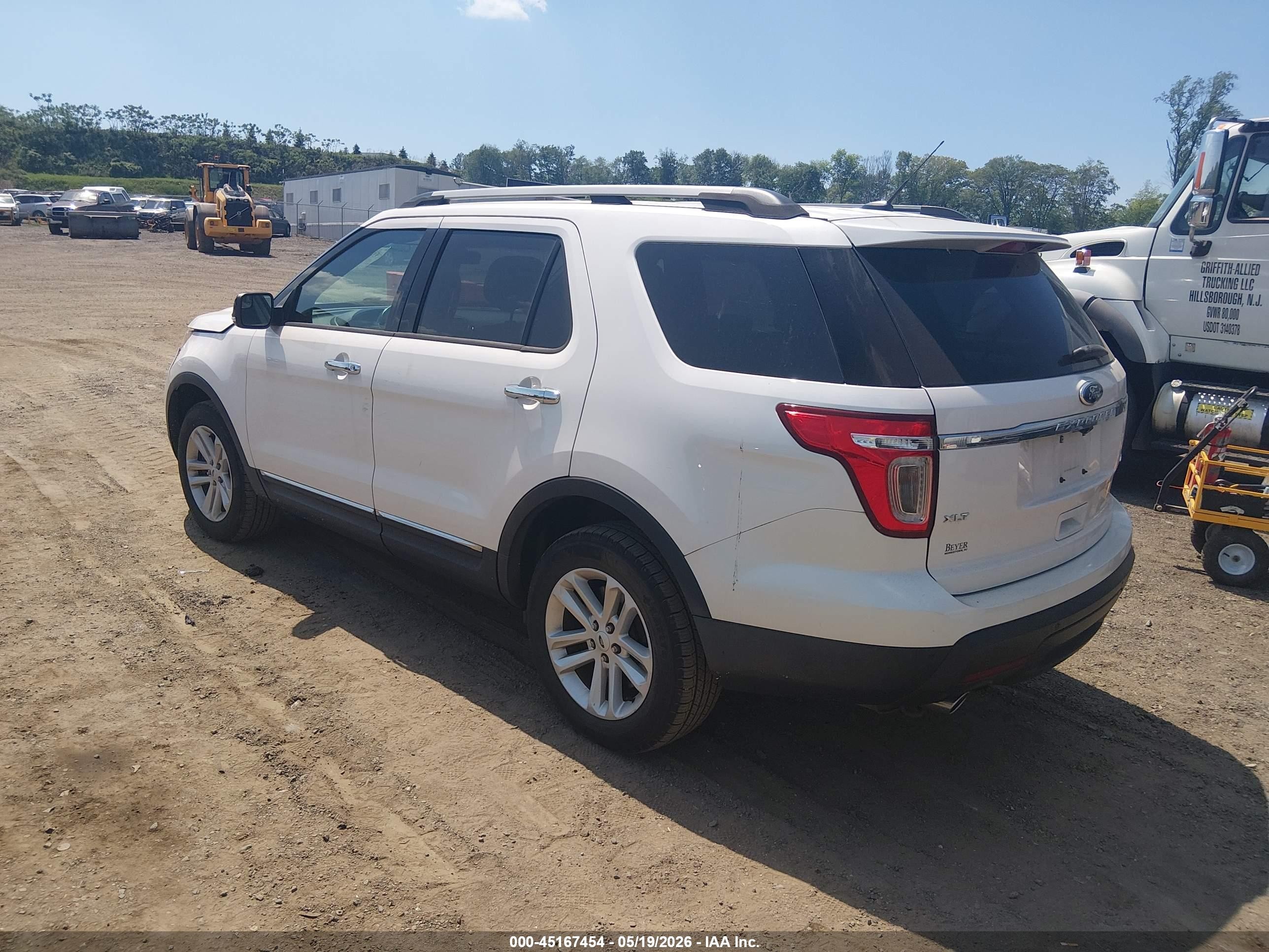 2015 Ford Explorer Xlt Белый vin: 1FM5K8D82FGC44095