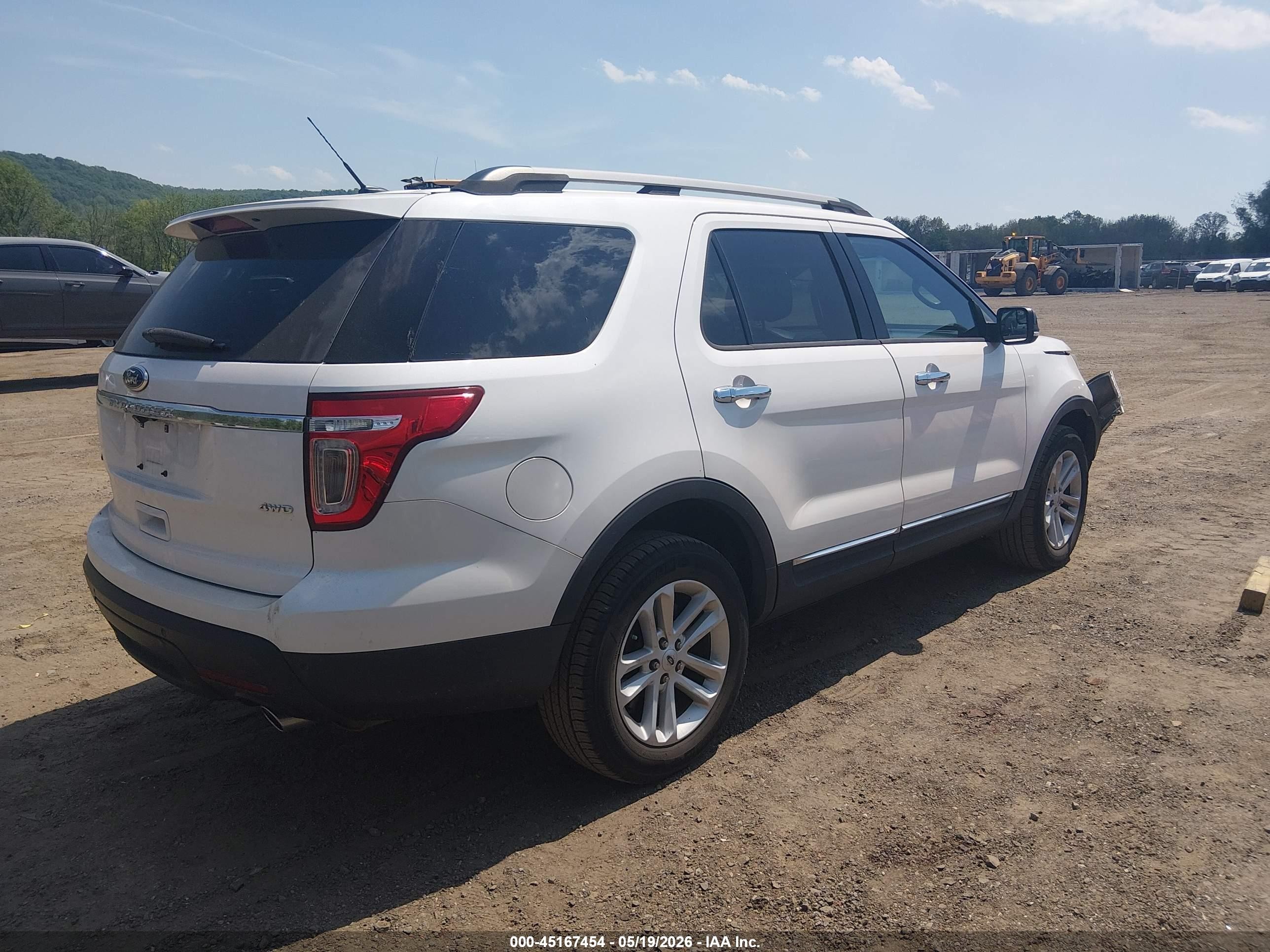 2015 Ford Explorer Xlt Белый vin: 1FM5K8D82FGC44095
