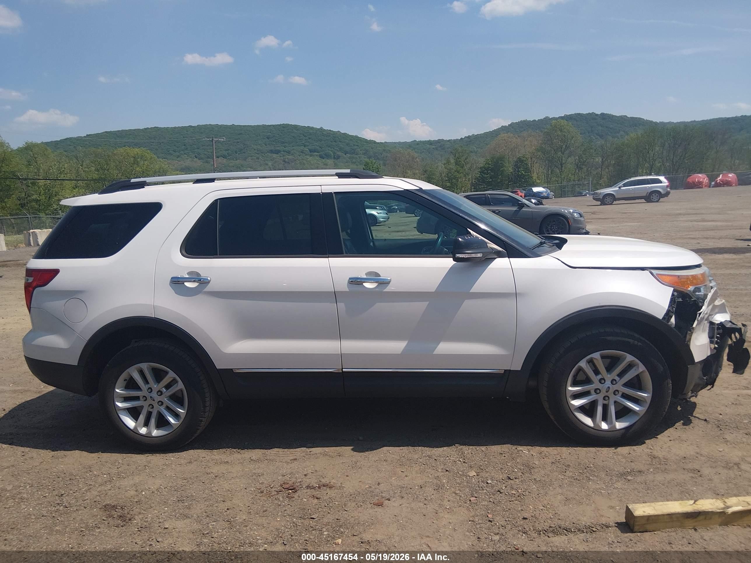 2015 Ford Explorer Xlt Белый vin: 1FM5K8D82FGC44095