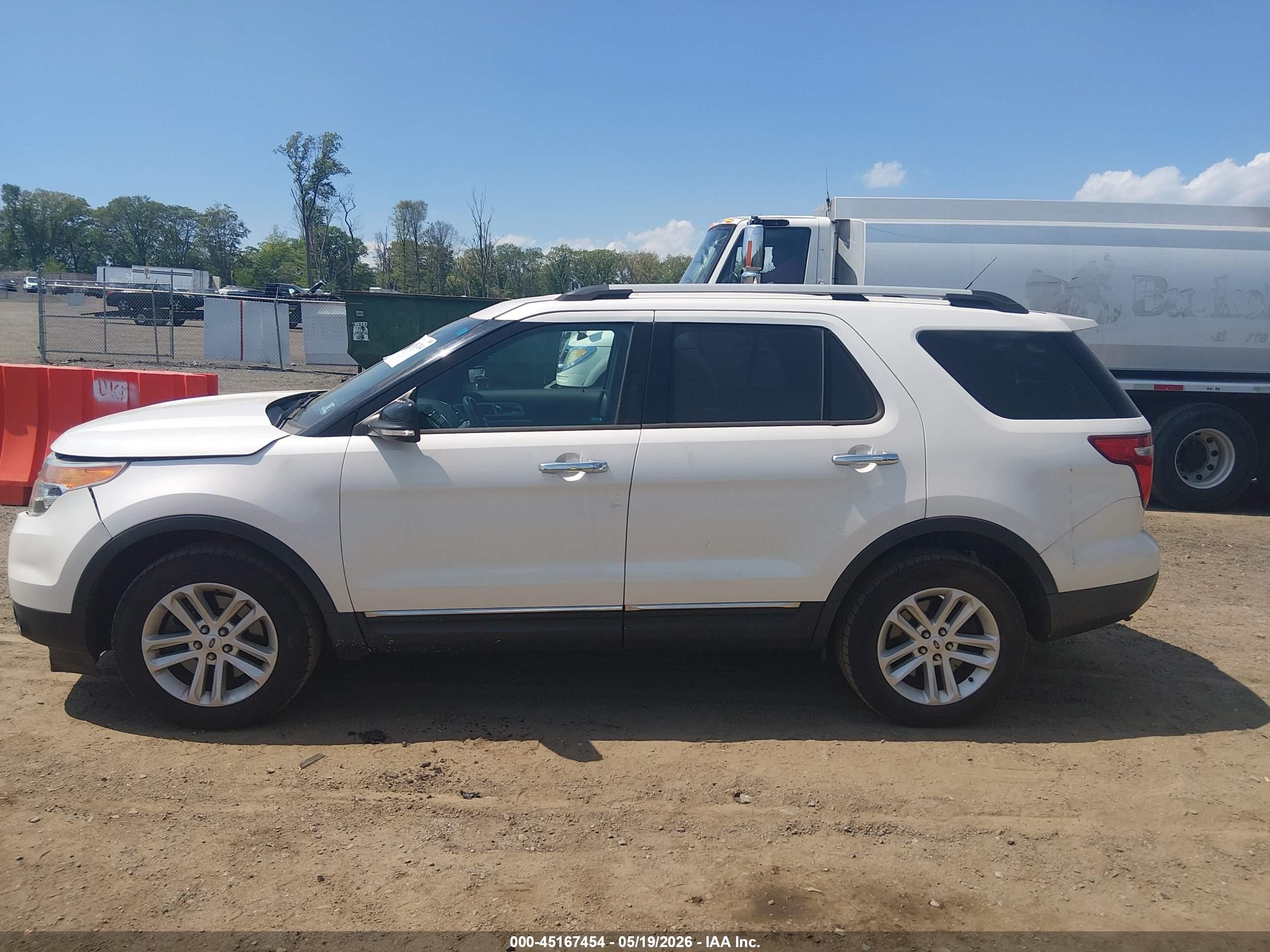 2015 Ford Explorer Xlt Белый vin: 1FM5K8D82FGC44095