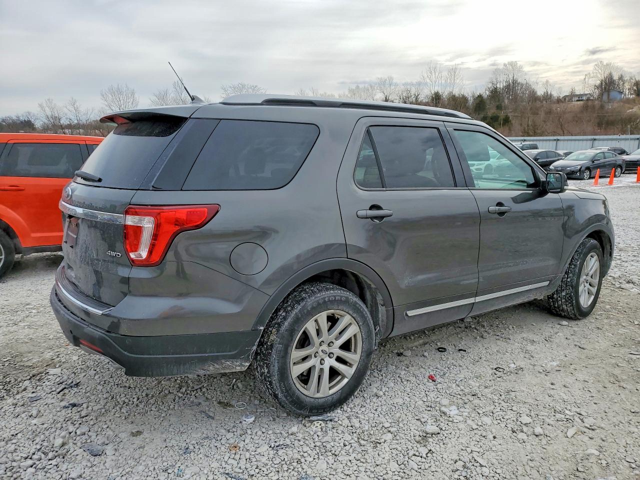 2018 Ford Explorer Xlt Gray vin: 1FM5K8D82JGA44519